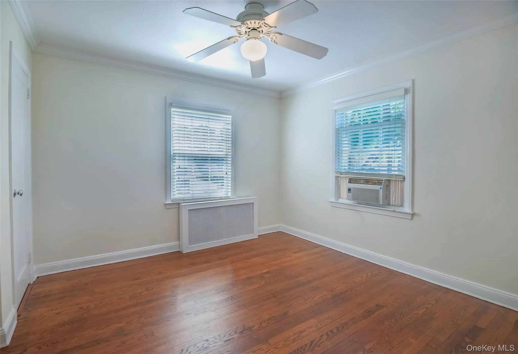172 Hillside Avenue, North Hempstead, NY, 2 Bedrooms Bedrooms, 5 Rooms Rooms,1 BathroomBathrooms,Residential,For Rent,Hillside,0,1007175 172 Hillside Avenue, North Hempstead, NY, 2 Bedrooms Bedrooms, 5 Rooms Rooms,1 BathroomBathrooms,Residential,For Rent,Hillside,0,1007175