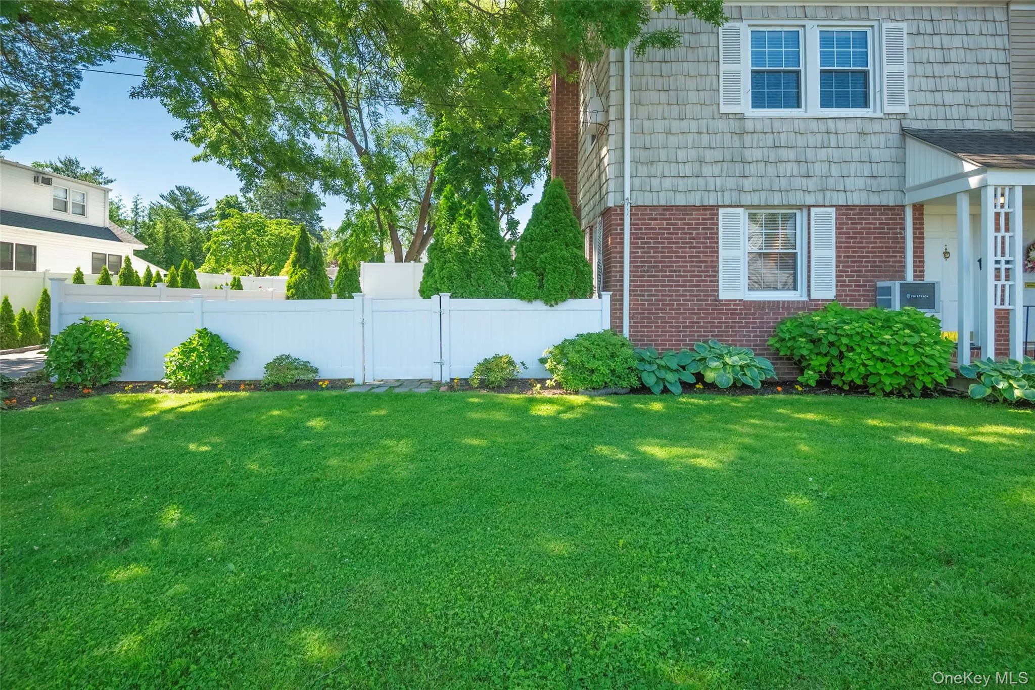 172 Hillside Avenue, North Hempstead, NY, 2 Bedrooms Bedrooms, 5 Rooms Rooms,1 BathroomBathrooms,Residential,For Rent,Hillside,0,1007175 172 Hillside Avenue, North Hempstead, NY, 2 Bedrooms Bedrooms, 5 Rooms Rooms,1 BathroomBathrooms,Residential,For Rent,Hillside,0,1007175