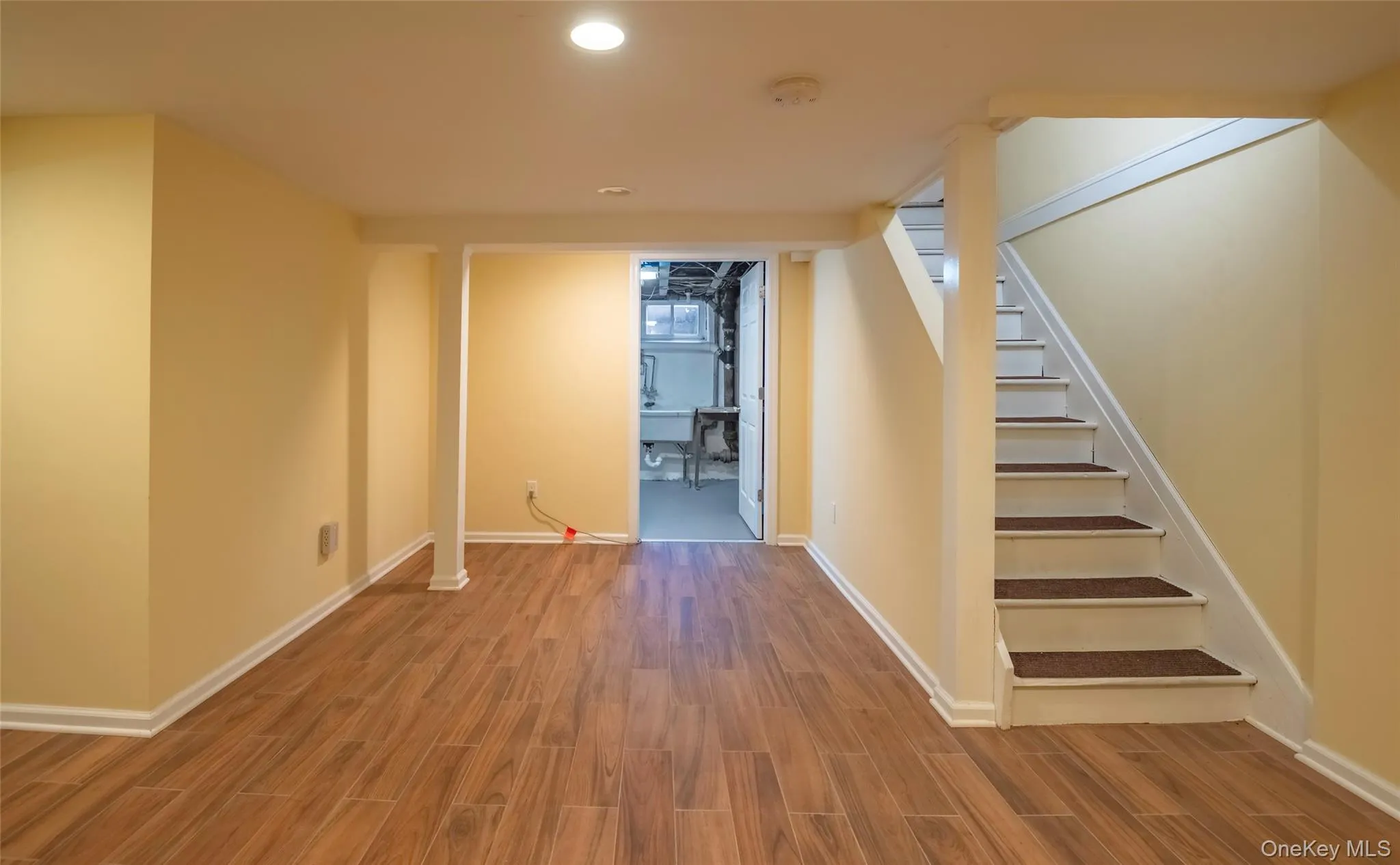172 Hillside Avenue, North Hempstead, NY, 2 Bedrooms Bedrooms, 5 Rooms Rooms,1 BathroomBathrooms,Residential,For Rent,Hillside,0,1007175 172 Hillside Avenue, North Hempstead, NY, 2 Bedrooms Bedrooms, 5 Rooms Rooms,1 BathroomBathrooms,Residential,For Rent,Hillside,0,1007175