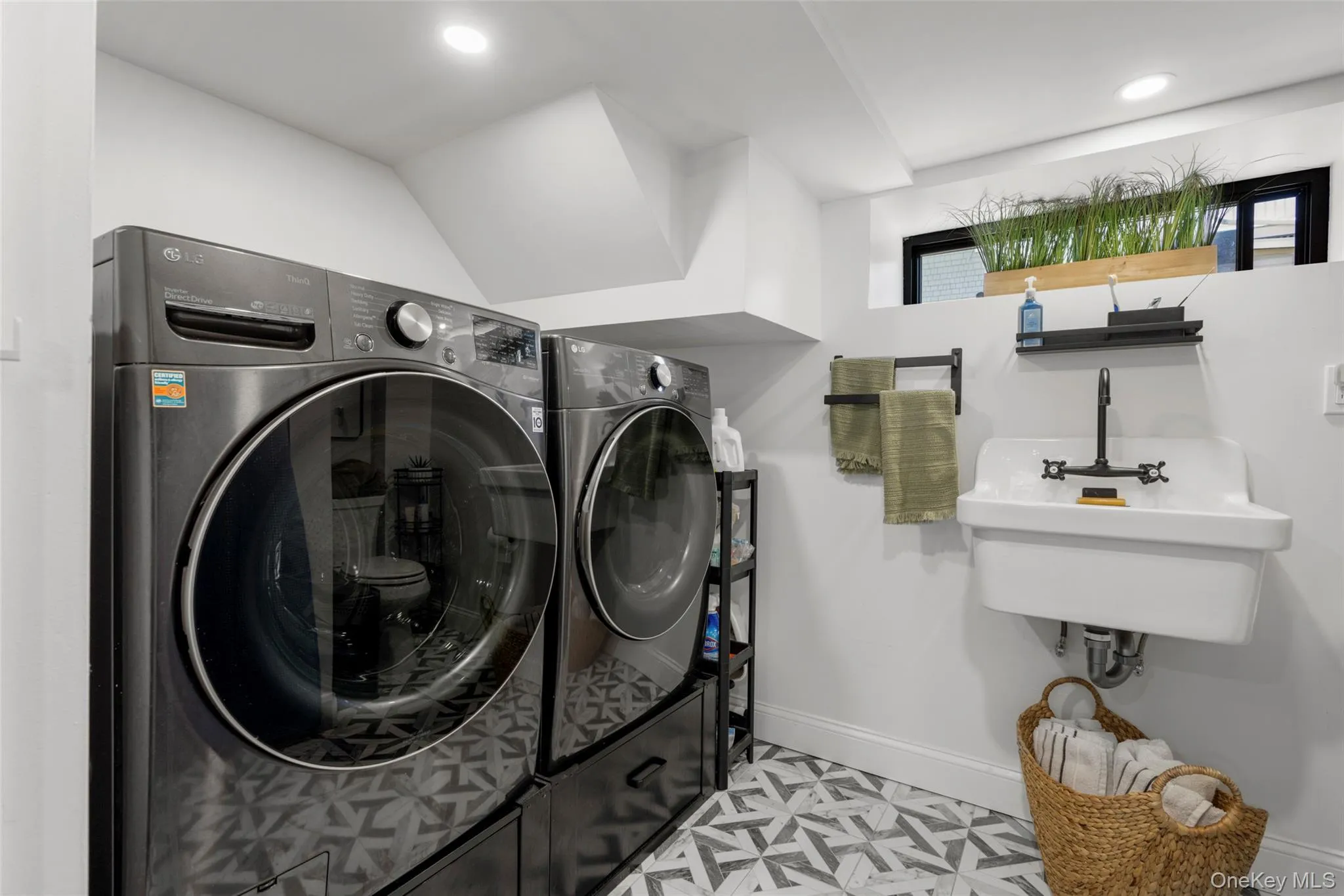 217 Soundview Avenue, Mamaroneck, NY, 3 Bedrooms Bedrooms, 6 Rooms Rooms,1 BathroomBathrooms,Residential Lease,For Rent,Soundview,0,1007180 217 Soundview Avenue, Mamaroneck, NY, 3 Bedrooms Bedrooms, 6 Rooms Rooms,1 BathroomBathrooms,Residential Lease,For Rent,Soundview,0,1007180