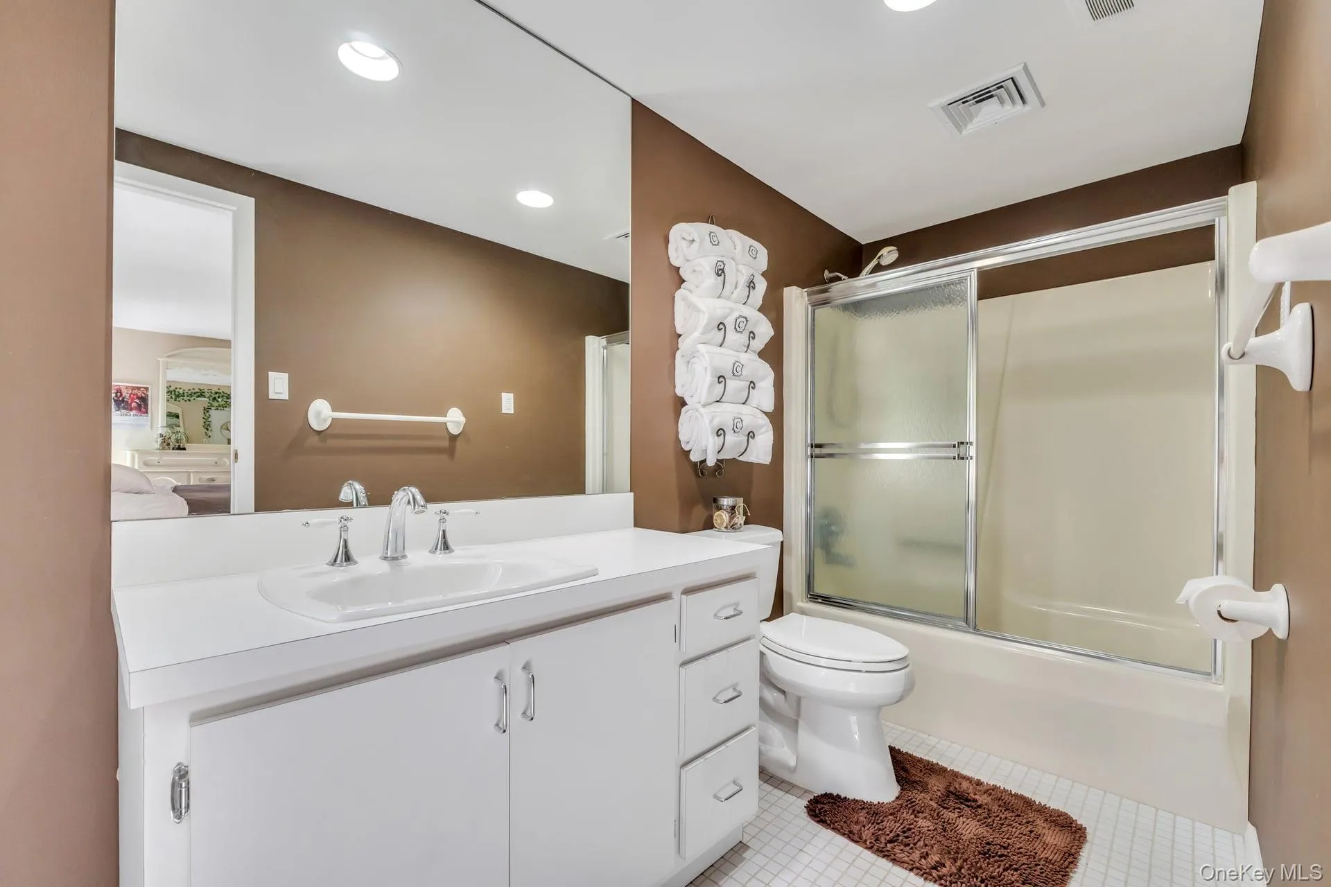 14 Kristi Lane, Smithtown, NY, 5 Bedrooms Bedrooms, 9 Rooms Rooms,3 BathroomsBathrooms,Residential,For Rent,Kristi,0,1007184 14 Kristi Lane, Smithtown, NY, 5 Bedrooms Bedrooms, 9 Rooms Rooms,3 BathroomsBathrooms,Residential,For Rent,Kristi,0,1007184