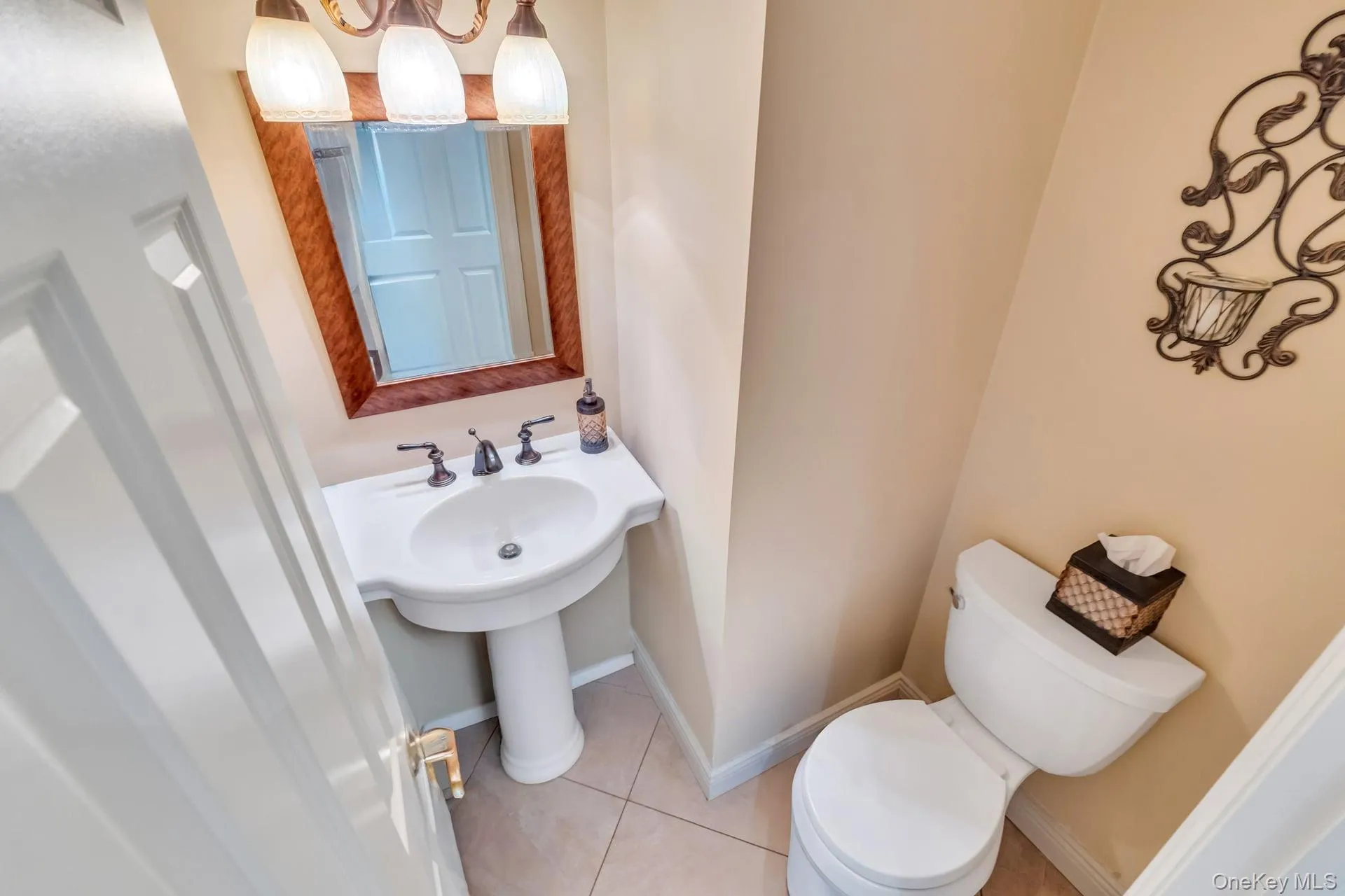 14 Kristi Lane, Smithtown, NY, 5 Bedrooms Bedrooms, 9 Rooms Rooms,3 BathroomsBathrooms,Residential,For Rent,Kristi,0,1007184 14 Kristi Lane, Smithtown, NY, 5 Bedrooms Bedrooms, 9 Rooms Rooms,3 BathroomsBathrooms,Residential,For Rent,Kristi,0,1007184