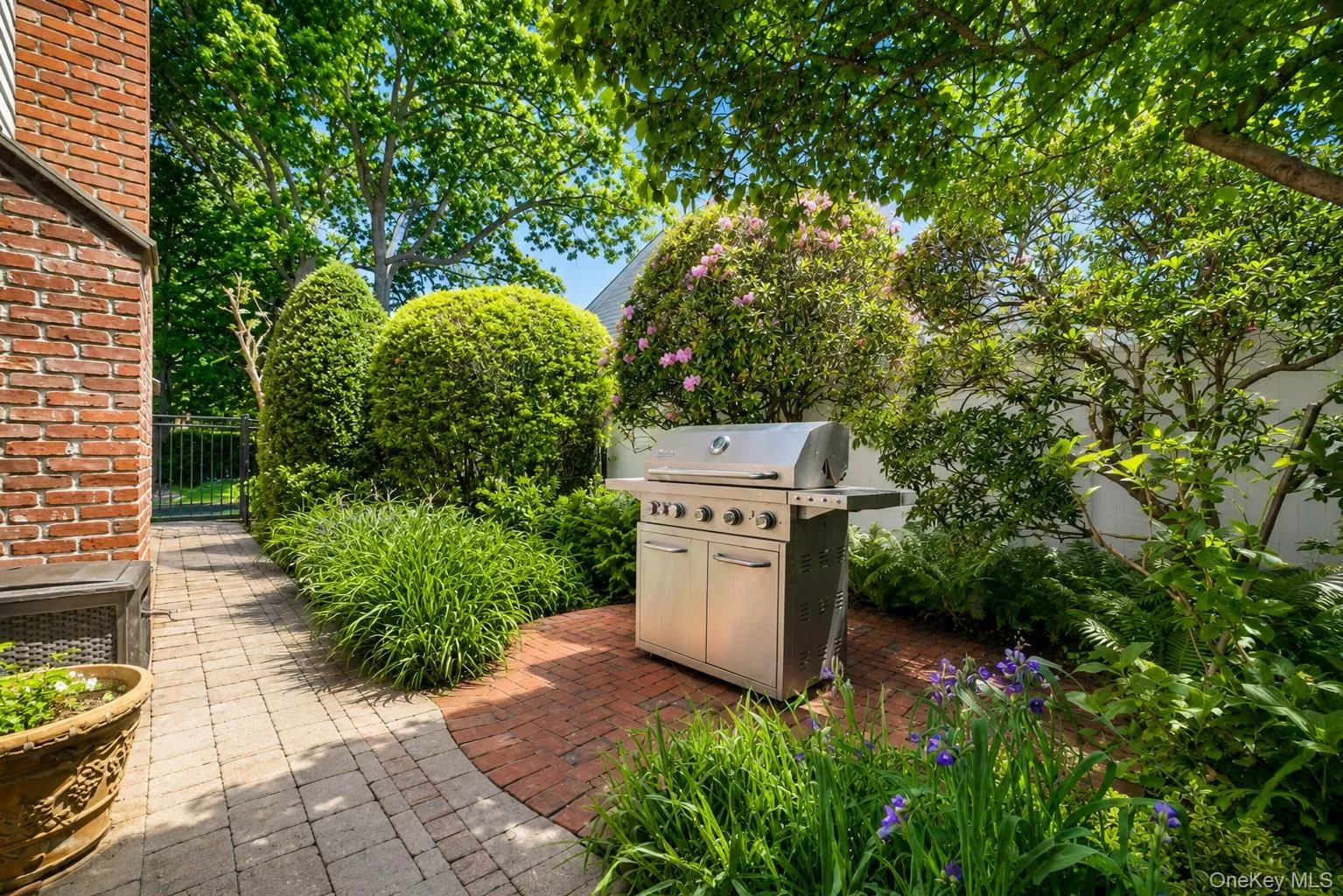 14 Kristi Lane, Smithtown, NY, 5 Bedrooms Bedrooms, 9 Rooms Rooms,3 BathroomsBathrooms,Residential,For Rent,Kristi,0,1007184 14 Kristi Lane, Smithtown, NY, 5 Bedrooms Bedrooms, 9 Rooms Rooms,3 BathroomsBathrooms,Residential,For Rent,Kristi,0,1007184