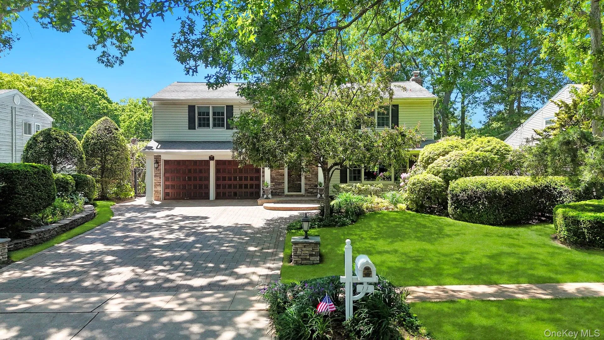 14 Kristi Lane, Smithtown, NY, 5 Bedrooms Bedrooms, 9 Rooms Rooms,3 BathroomsBathrooms,Residential,For Rent,Kristi,0,1007184 14 Kristi Lane, Smithtown, NY, 5 Bedrooms Bedrooms, 9 Rooms Rooms,3 BathroomsBathrooms,Residential,For Rent,Kristi,0,1007184