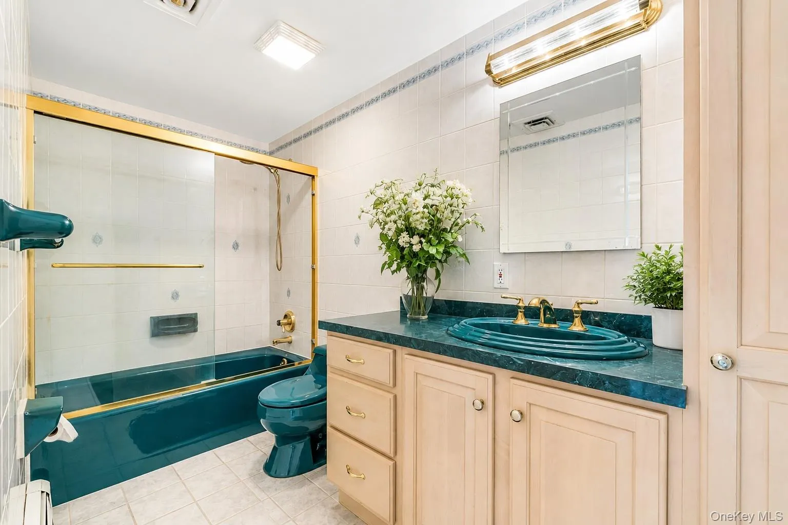 14 Kristi Lane, Smithtown, NY, 5 Bedrooms Bedrooms, 9 Rooms Rooms,3 BathroomsBathrooms,Residential,For Rent,Kristi,0,1007184 14 Kristi Lane, Smithtown, NY, 5 Bedrooms Bedrooms, 9 Rooms Rooms,3 BathroomsBathrooms,Residential,For Rent,Kristi,0,1007184