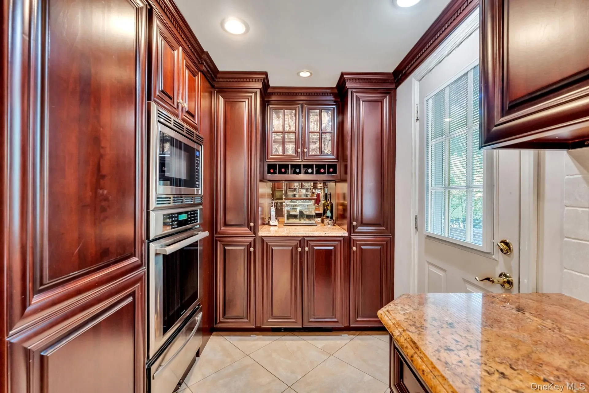 14 Kristi Lane, Smithtown, NY, 5 Bedrooms Bedrooms, 9 Rooms Rooms,3 BathroomsBathrooms,Residential,For Rent,Kristi,0,1007184 14 Kristi Lane, Smithtown, NY, 5 Bedrooms Bedrooms, 9 Rooms Rooms,3 BathroomsBathrooms,Residential,For Rent,Kristi,0,1007184