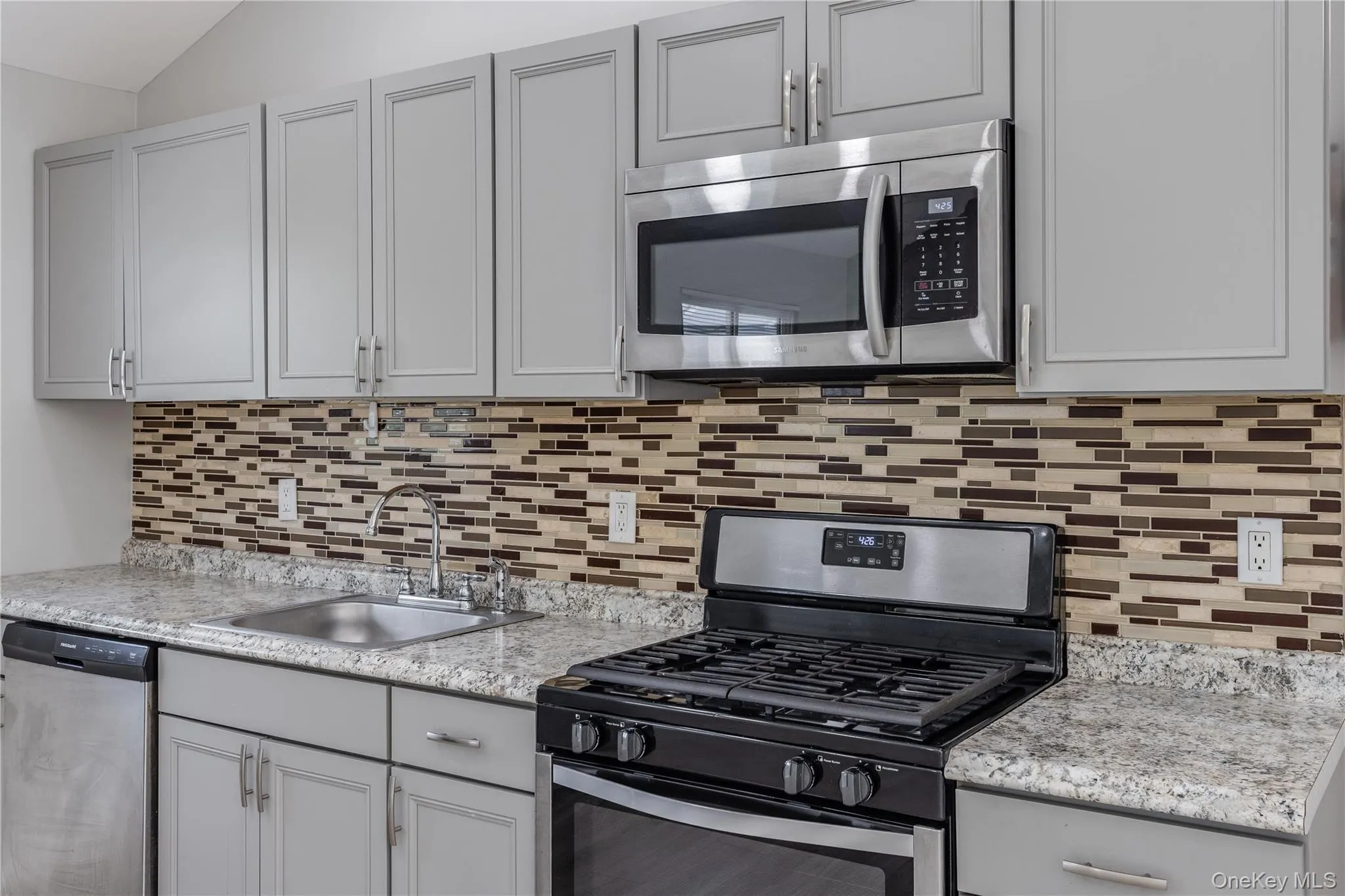 579 Fire Island Avenue, Babylon, NY, 3 Bedrooms Bedrooms, 6 Rooms Rooms,1 BathroomBathrooms,Residential Lease,For Rent,Fire Island,0,1007187 579 Fire Island Avenue, Babylon, NY, 3 Bedrooms Bedrooms, 6 Rooms Rooms,1 BathroomBathrooms,Residential Lease,For Rent,Fire Island,0,1007187