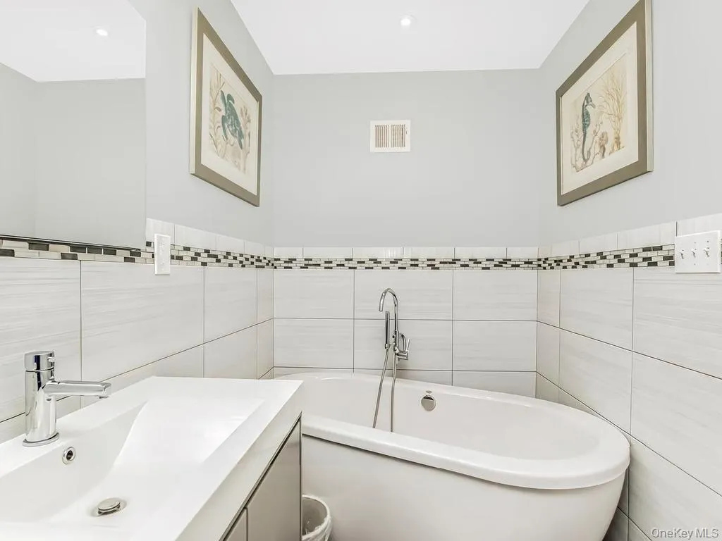 129 Jackson Avenue, Pelham, NY, 3 Bedrooms Bedrooms, 11 Rooms Rooms,2 BathroomsBathrooms,Residential,For Rent,Jackson,0,1007189 129 Jackson Avenue, Pelham, NY, 3 Bedrooms Bedrooms, 11 Rooms Rooms,2 BathroomsBathrooms,Residential,For Rent,Jackson,0,1007189