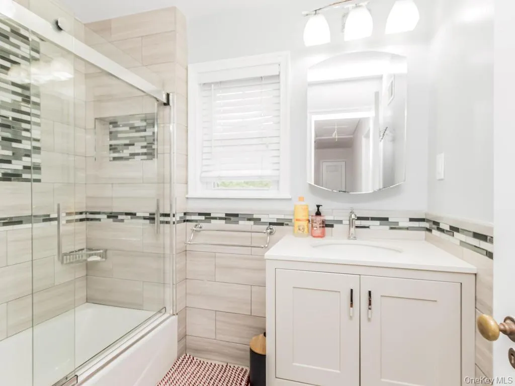 129 Jackson Avenue, Pelham, NY, 3 Bedrooms Bedrooms, 11 Rooms Rooms,2 BathroomsBathrooms,Residential,For Rent,Jackson,0,1007189 129 Jackson Avenue, Pelham, NY, 3 Bedrooms Bedrooms, 11 Rooms Rooms,2 BathroomsBathrooms,Residential,For Rent,Jackson,0,1007189