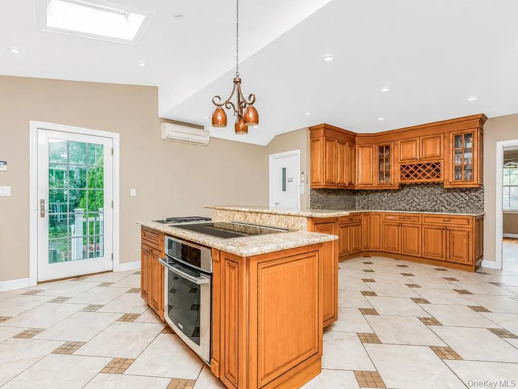 129 Jackson Avenue, Pelham, NY, 3 Bedrooms Bedrooms, 11 Rooms Rooms,2 BathroomsBathrooms,Residential,For Rent,Jackson,0,1007189 129 Jackson Avenue, Pelham, NY, 3 Bedrooms Bedrooms, 11 Rooms Rooms,2 BathroomsBathrooms,Residential,For Rent,Jackson,0,1007189