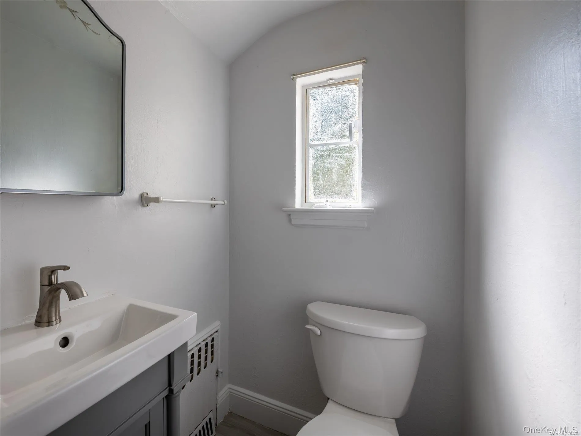 109 Chase Road, North Hempstead, NY, 3 Bedrooms Bedrooms, 6 Rooms Rooms,1 BathroomBathrooms,Residential,For Rent,Chase,0,1007190 109 Chase Road, North Hempstead, NY, 3 Bedrooms Bedrooms, 6 Rooms Rooms,1 BathroomBathrooms,Residential,For Rent,Chase,0,1007190