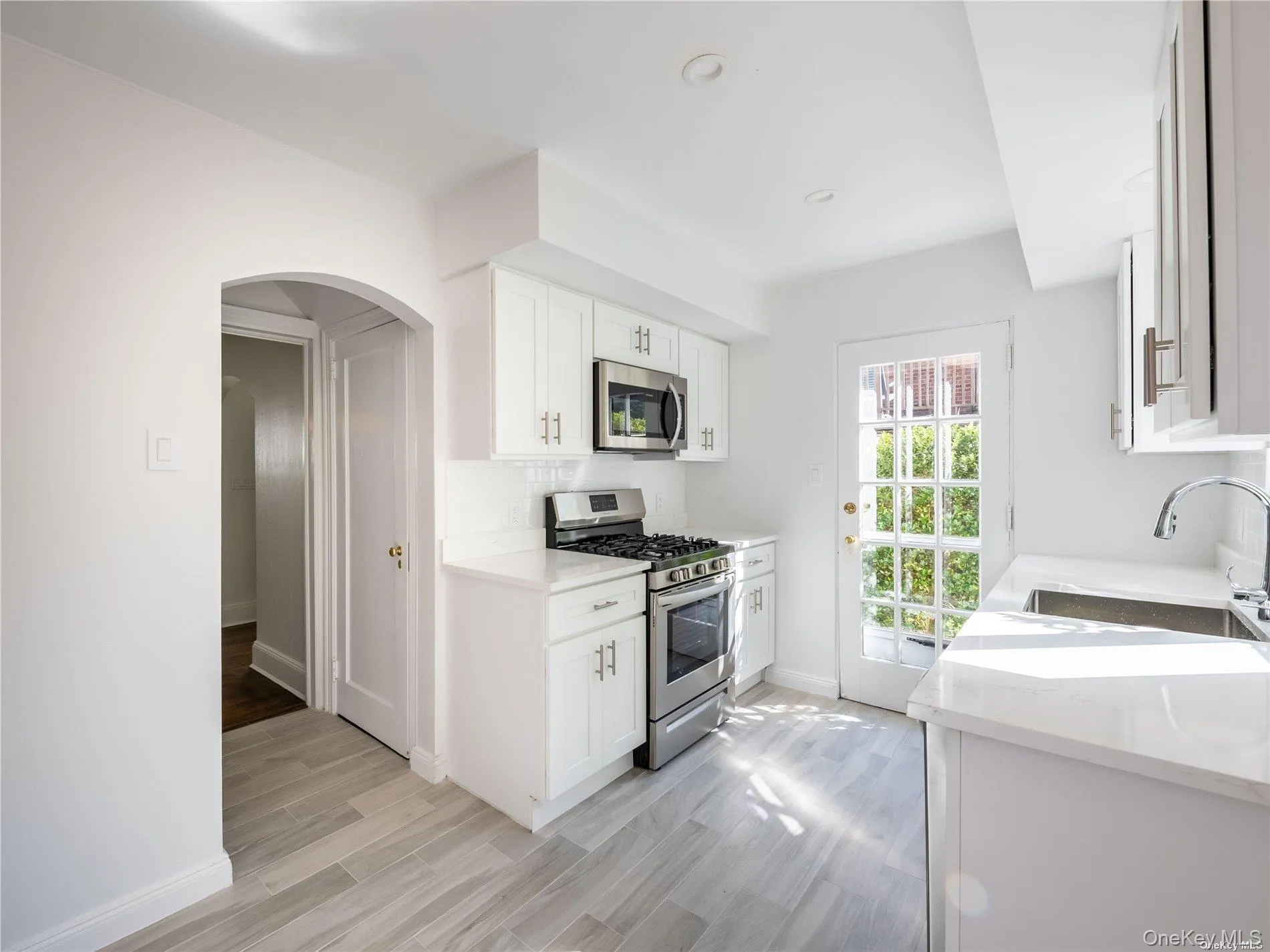 109 Chase Road, North Hempstead, NY, 3 Bedrooms Bedrooms, 6 Rooms Rooms,1 BathroomBathrooms,Residential,For Rent,Chase,0,1007190 109 Chase Road, North Hempstead, NY, 3 Bedrooms Bedrooms, 6 Rooms Rooms,1 BathroomBathrooms,Residential,For Rent,Chase,0,1007190