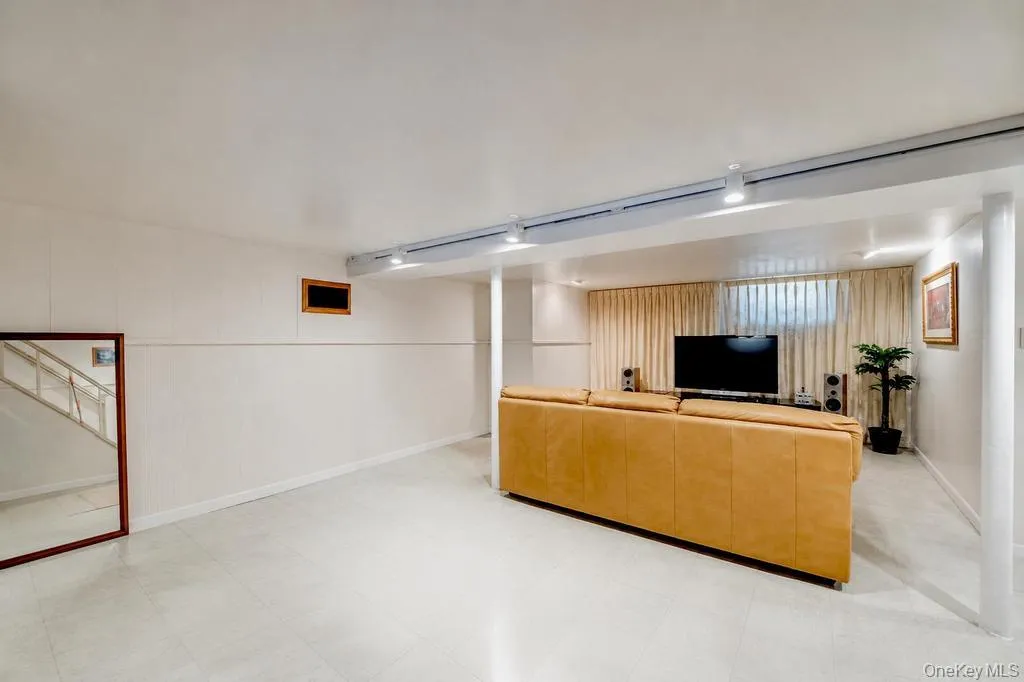 11909 230th Street, New York, NY, 2 Bedrooms Bedrooms, 10 Rooms Rooms,1 BathroomBathrooms,Residential,For Rent,230th,0,1007196 11909 230th Street, New York, NY, 2 Bedrooms Bedrooms, 10 Rooms Rooms,1 BathroomBathrooms,Residential,For Rent,230th,0,1007196