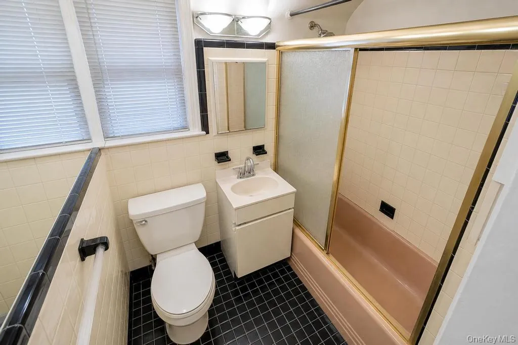 11909 230th Street, New York, NY, 2 Bedrooms Bedrooms, 10 Rooms Rooms,1 BathroomBathrooms,Residential,For Rent,230th,0,1007196 11909 230th Street, New York, NY, 2 Bedrooms Bedrooms, 10 Rooms Rooms,1 BathroomBathrooms,Residential,For Rent,230th,0,1007196