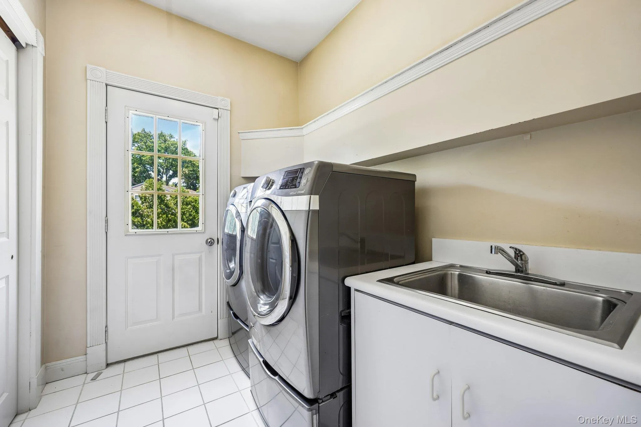 4 Penn Court, Brookhaven, NY, 5 Bedrooms Bedrooms, 11 Rooms Rooms,3 BathroomsBathrooms,Residential,For Rent,Penn,0,1007197 4 Penn Court, Brookhaven, NY, 5 Bedrooms Bedrooms, 11 Rooms Rooms,3 BathroomsBathrooms,Residential,For Rent,Penn,0,1007197