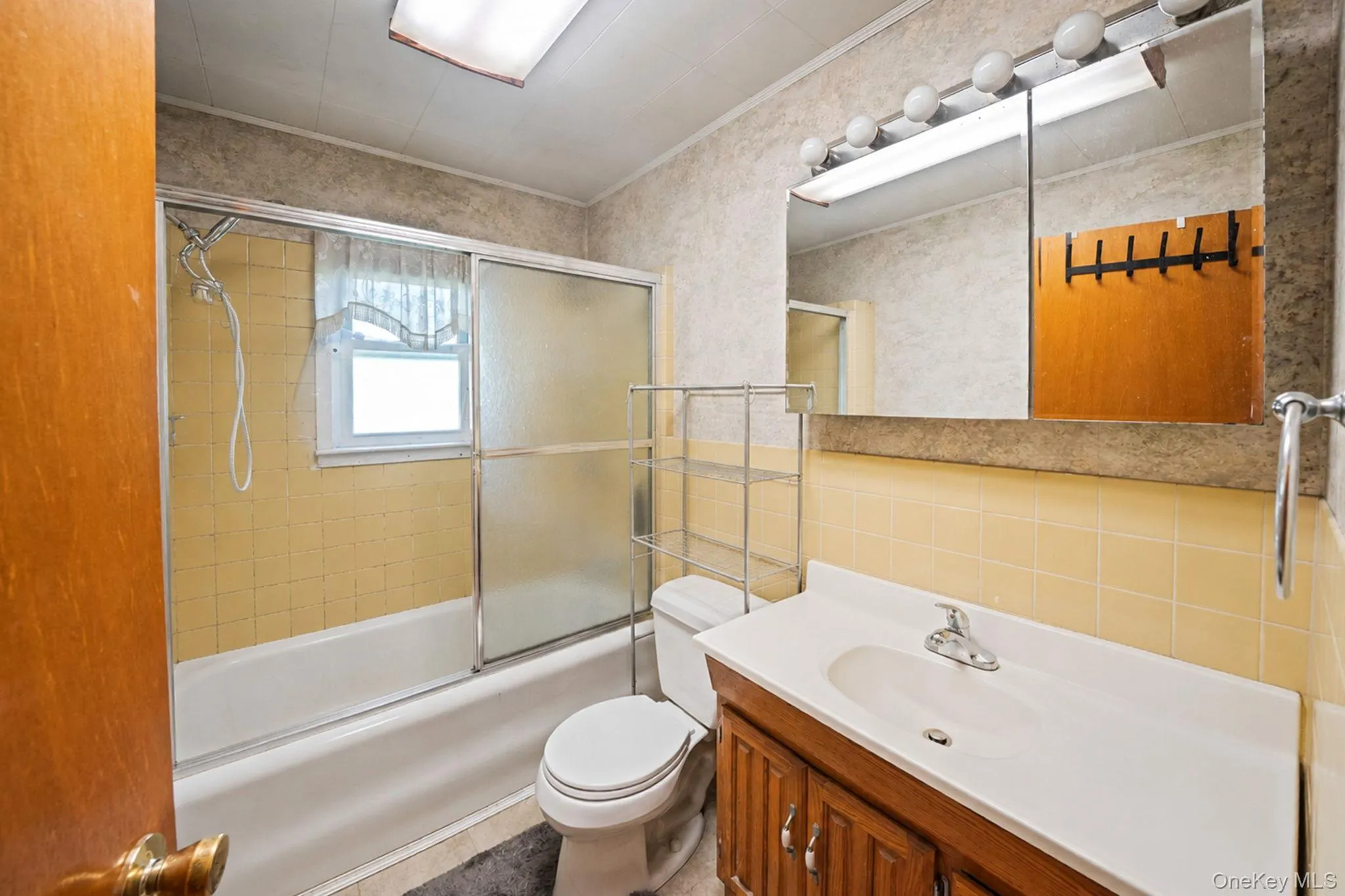 561 Chestnut Street, Babylon, NY, 2 Bedrooms Bedrooms, 4 Rooms Rooms,2 BathroomsBathrooms,Residential,For Rent,Chestnut,0,1007199 561 Chestnut Street, Babylon, NY, 2 Bedrooms Bedrooms, 4 Rooms Rooms,2 BathroomsBathrooms,Residential,For Rent,Chestnut,0,1007199