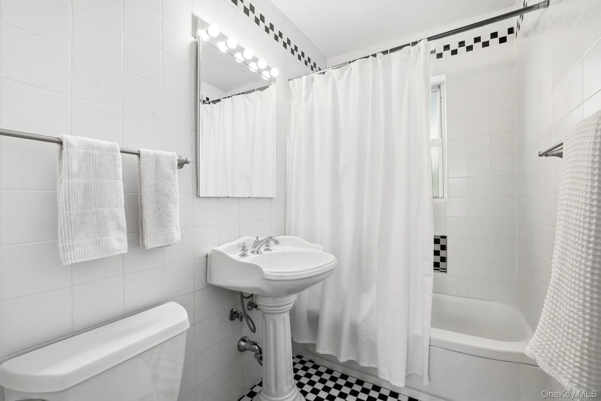 21 Fieldstone Drive, Greenburgh, NY, 1 Bedroom Bedrooms, 4 Rooms Rooms,1 BathroomBathrooms,Residential,For Rent,Fieldstone,0,1007205 21 Fieldstone Drive, Greenburgh, NY, 1 Bedroom Bedrooms, 4 Rooms Rooms,1 BathroomBathrooms,Residential,For Rent,Fieldstone,0,1007205