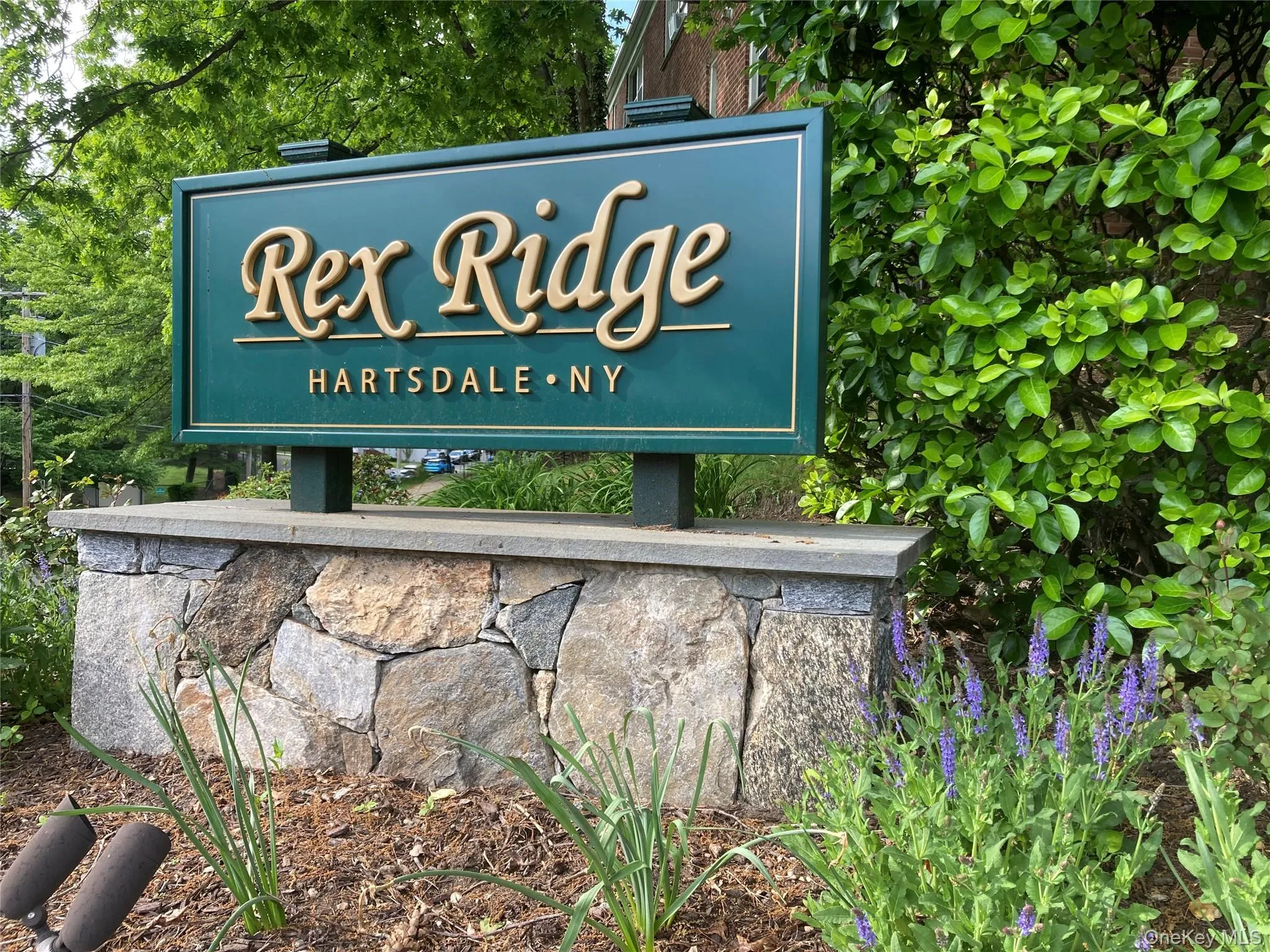 Rex Ridge has an onsite management office and live-in super Rex Ridge has an onsite management office and live-in super