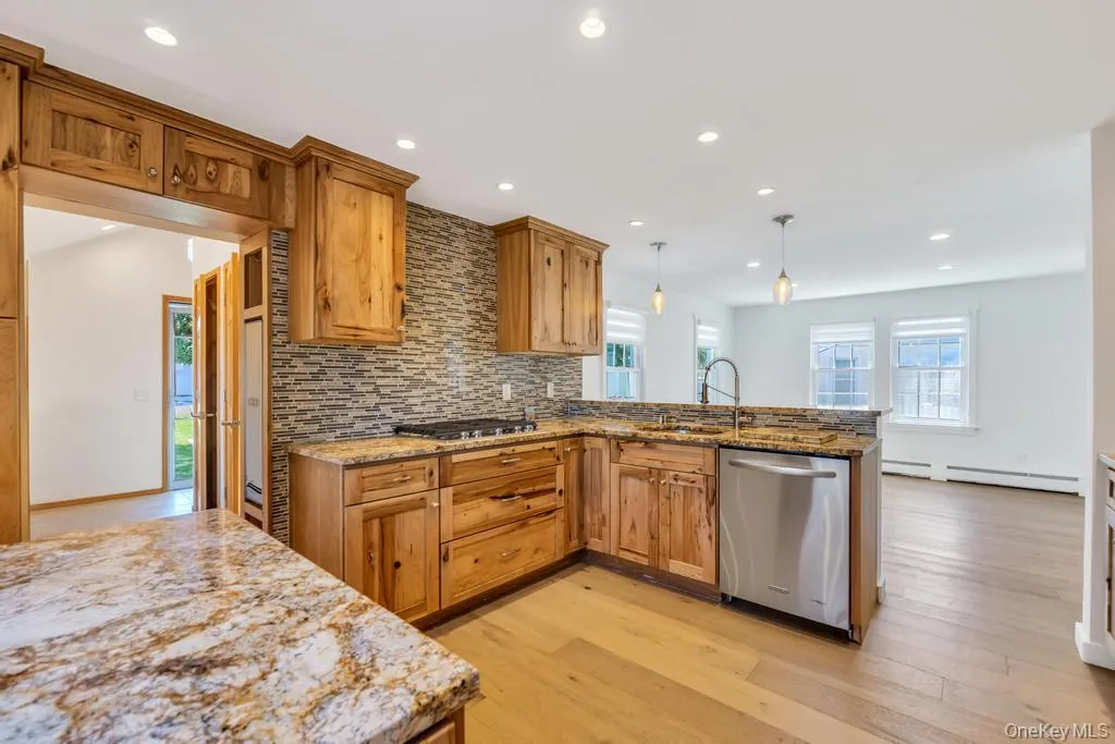 9 Wiggins Avenue, Brookhaven, NY, 3 Bedrooms Bedrooms, 5 Rooms Rooms,2 BathroomsBathrooms,Residential,For Rent,Wiggins,0,1007208 9 Wiggins Avenue, Brookhaven, NY, 3 Bedrooms Bedrooms, 5 Rooms Rooms,2 BathroomsBathrooms,Residential,For Rent,Wiggins,0,1007208