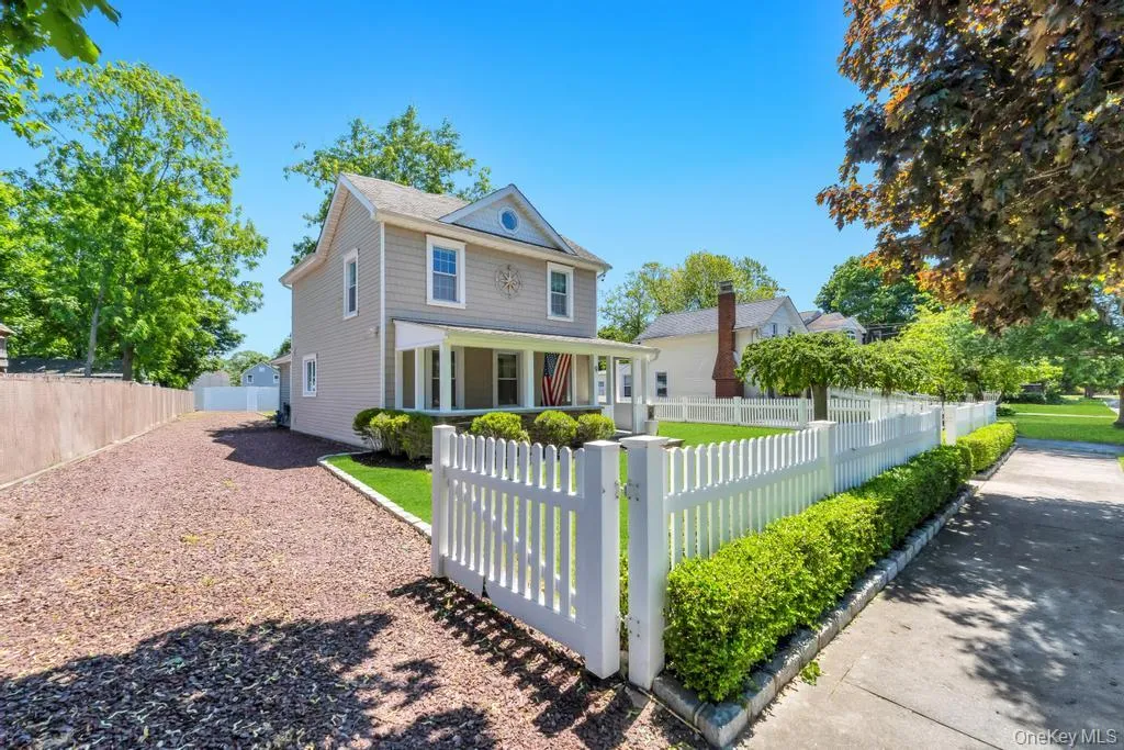 9 Wiggins Avenue, Brookhaven, NY, 3 Bedrooms Bedrooms, 5 Rooms Rooms,2 BathroomsBathrooms,Residential,For Rent,Wiggins,0,1007208 9 Wiggins Avenue, Brookhaven, NY, 3 Bedrooms Bedrooms, 5 Rooms Rooms,2 BathroomsBathrooms,Residential,For Rent,Wiggins,0,1007208