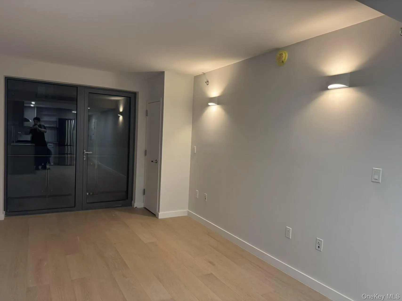 13680 41 Avenue, New York, NY, 2 Rooms Rooms,1 BathroomBathrooms,Residential Lease,For Rent,41,0,1007212 13680 41 Avenue, New York, NY, 2 Rooms Rooms,1 BathroomBathrooms,Residential Lease,For Rent,41,0,1007212