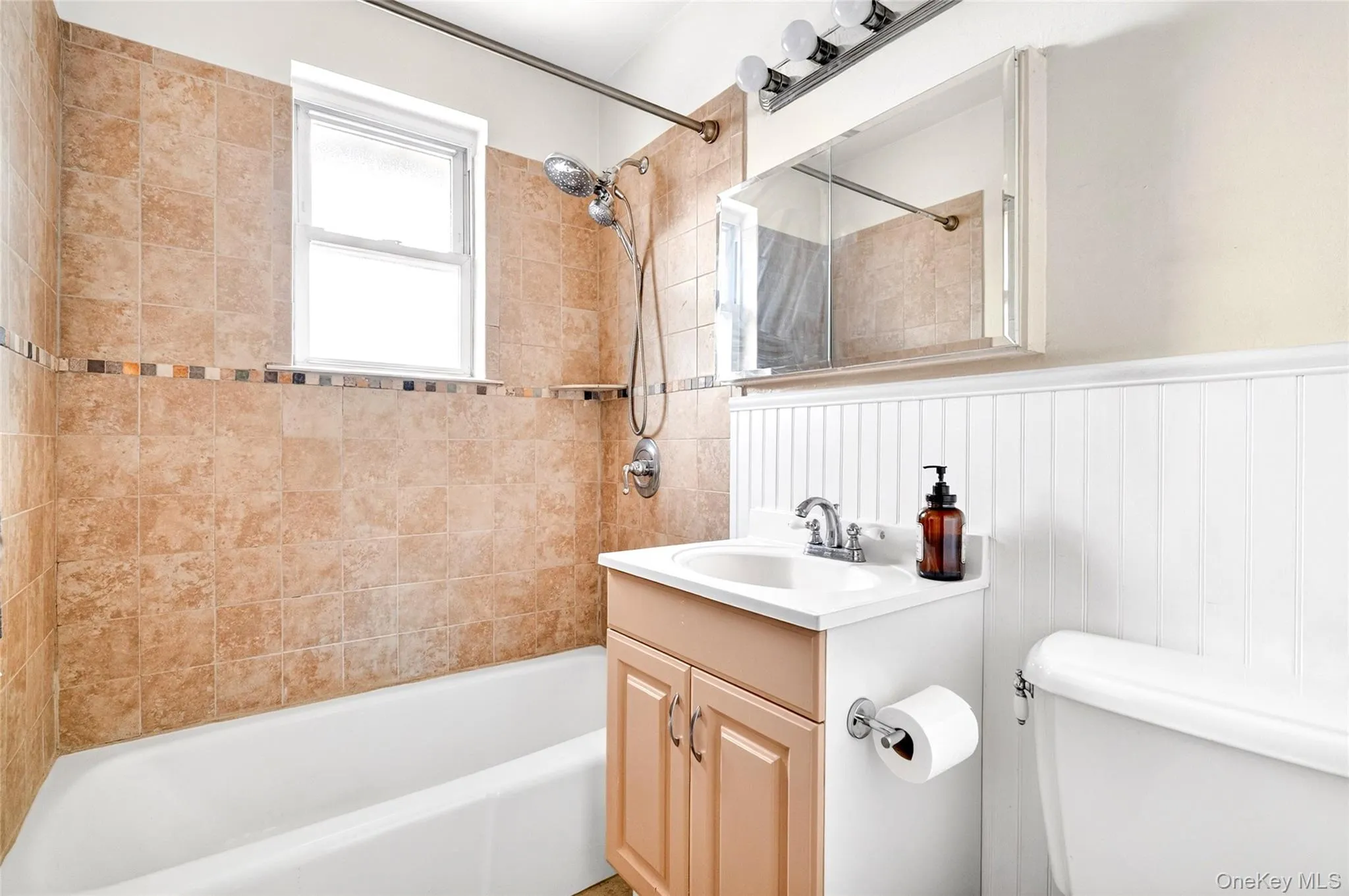 160 Centre Avenue, New Rochelle, NY, 1 Bedroom Bedrooms, 4 Rooms Rooms,1 BathroomBathrooms,Residential,For Rent,Centre,0,1007216 160 Centre Avenue, New Rochelle, NY, 1 Bedroom Bedrooms, 4 Rooms Rooms,1 BathroomBathrooms,Residential,For Rent,Centre,0,1007216