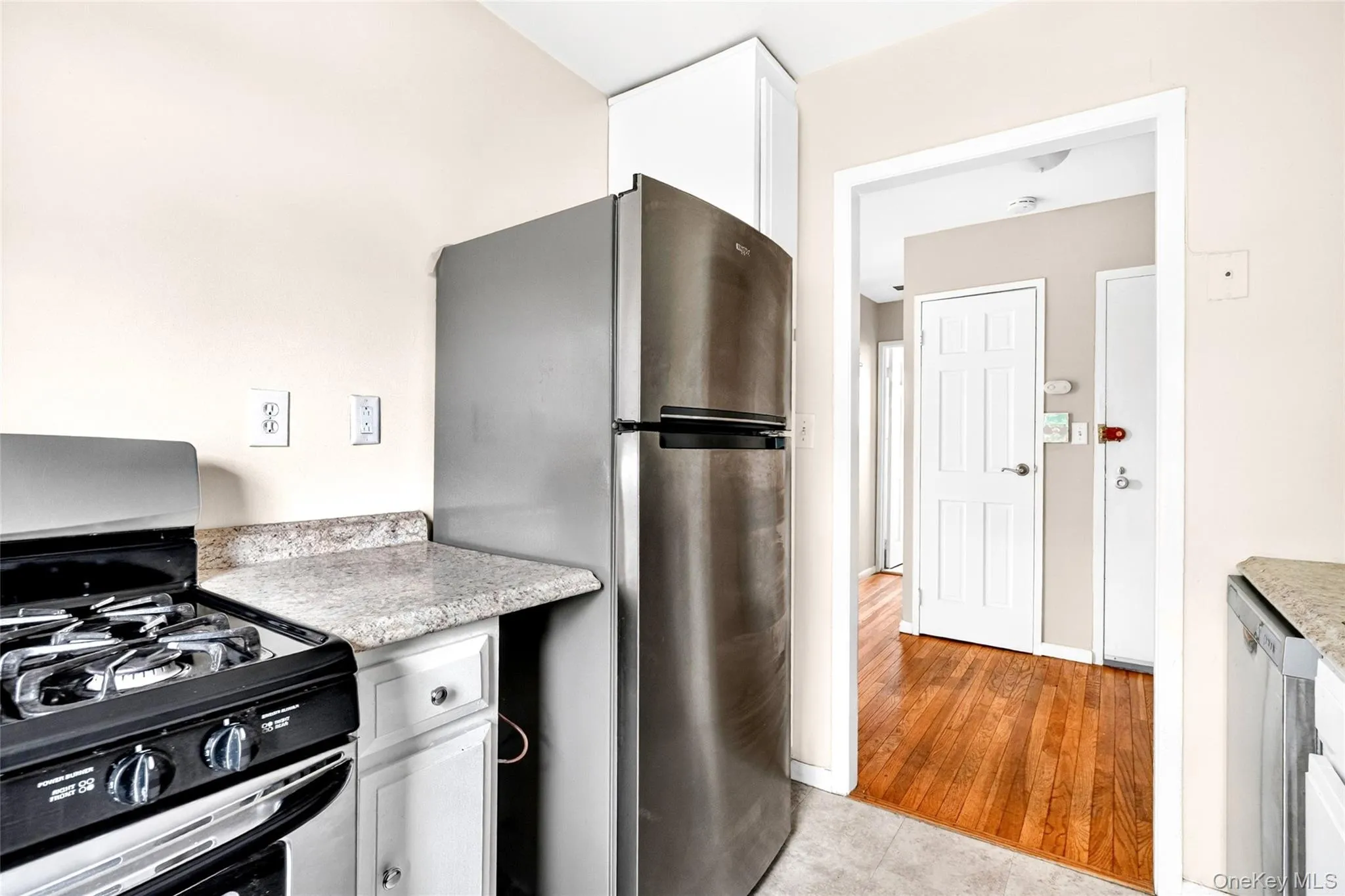 160 Centre Avenue, New Rochelle, NY, 1 Bedroom Bedrooms, 4 Rooms Rooms,1 BathroomBathrooms,Residential,For Rent,Centre,0,1007216 160 Centre Avenue, New Rochelle, NY, 1 Bedroom Bedrooms, 4 Rooms Rooms,1 BathroomBathrooms,Residential,For Rent,Centre,0,1007216