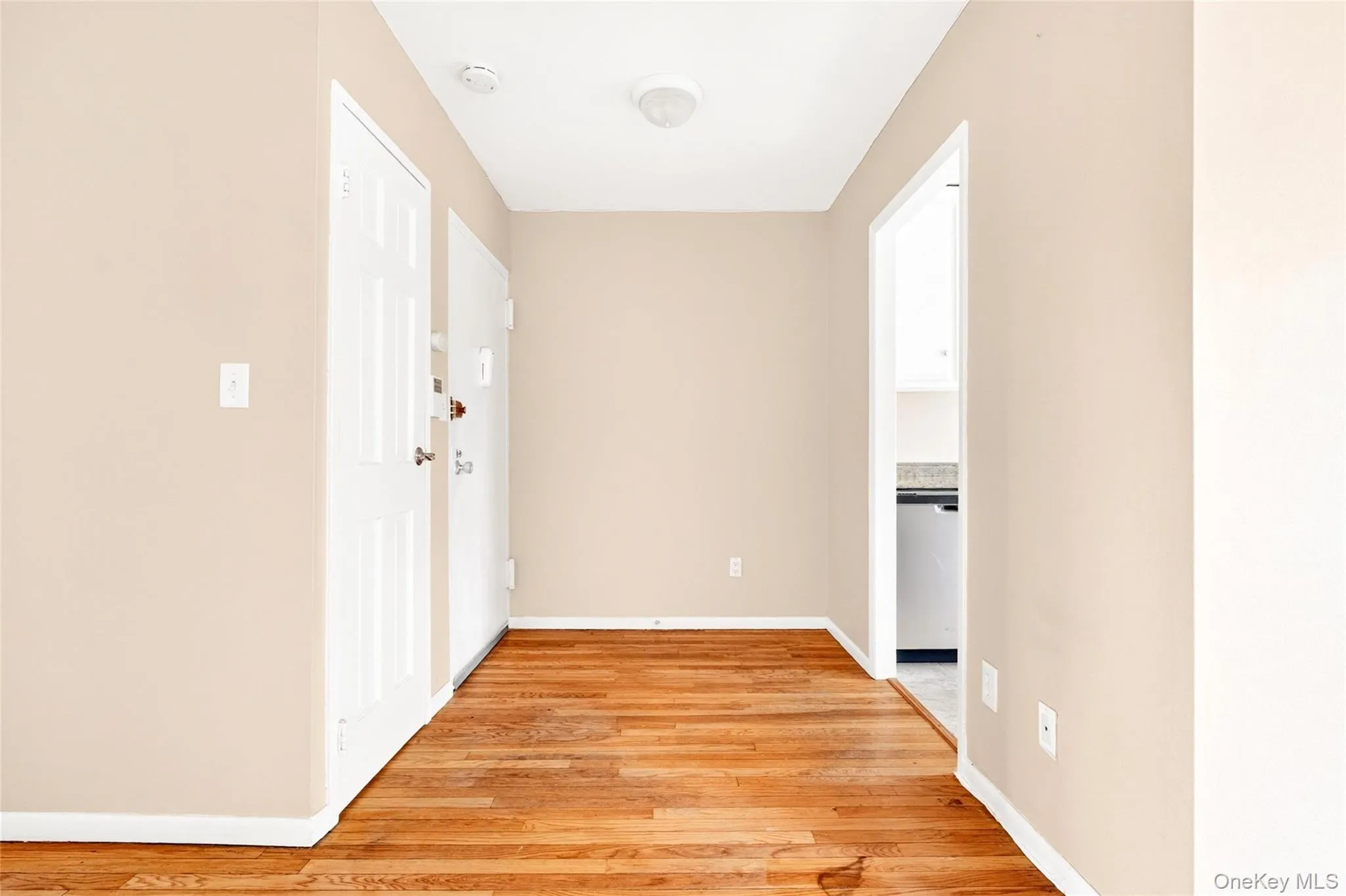 160 Centre Avenue, New Rochelle, NY, 1 Bedroom Bedrooms, 4 Rooms Rooms,1 BathroomBathrooms,Residential,For Rent,Centre,0,1007216 160 Centre Avenue, New Rochelle, NY, 1 Bedroom Bedrooms, 4 Rooms Rooms,1 BathroomBathrooms,Residential,For Rent,Centre,0,1007216