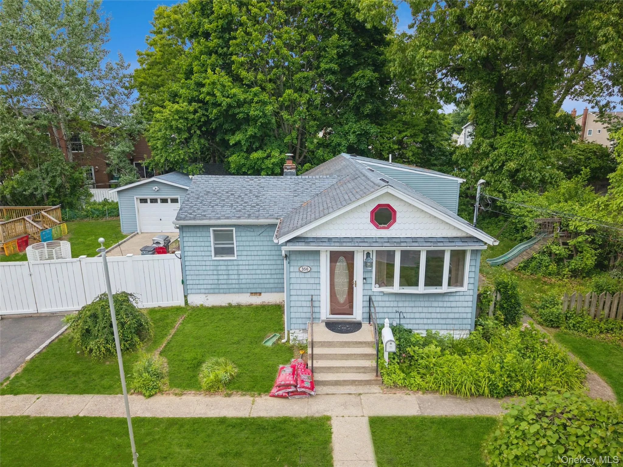 350 Greene Avenue, Babylon, NY, 2 Bedrooms Bedrooms, 5 Rooms Rooms,2 BathroomsBathrooms,Residential,For Rent,Greene,0,1007221 350 Greene Avenue, Babylon, NY, 2 Bedrooms Bedrooms, 5 Rooms Rooms,2 BathroomsBathrooms,Residential,For Rent,Greene,0,1007221