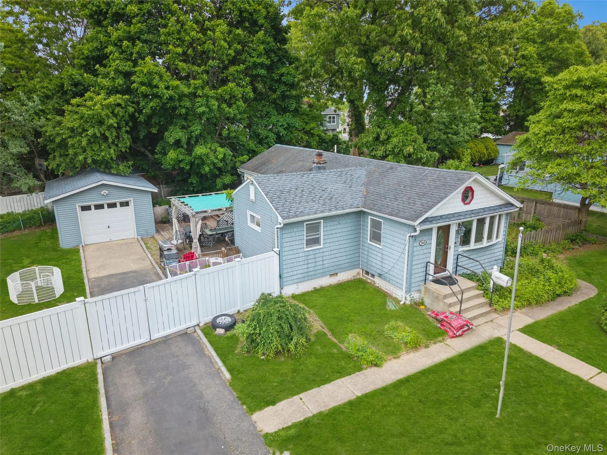 350 Greene Avenue, Babylon, NY, 2 Bedrooms Bedrooms, 5 Rooms Rooms,2 BathroomsBathrooms,Residential,For Rent,Greene,0,1007221 350 Greene Avenue, Babylon, NY, 2 Bedrooms Bedrooms, 5 Rooms Rooms,2 BathroomsBathrooms,Residential,For Rent,Greene,0,1007221