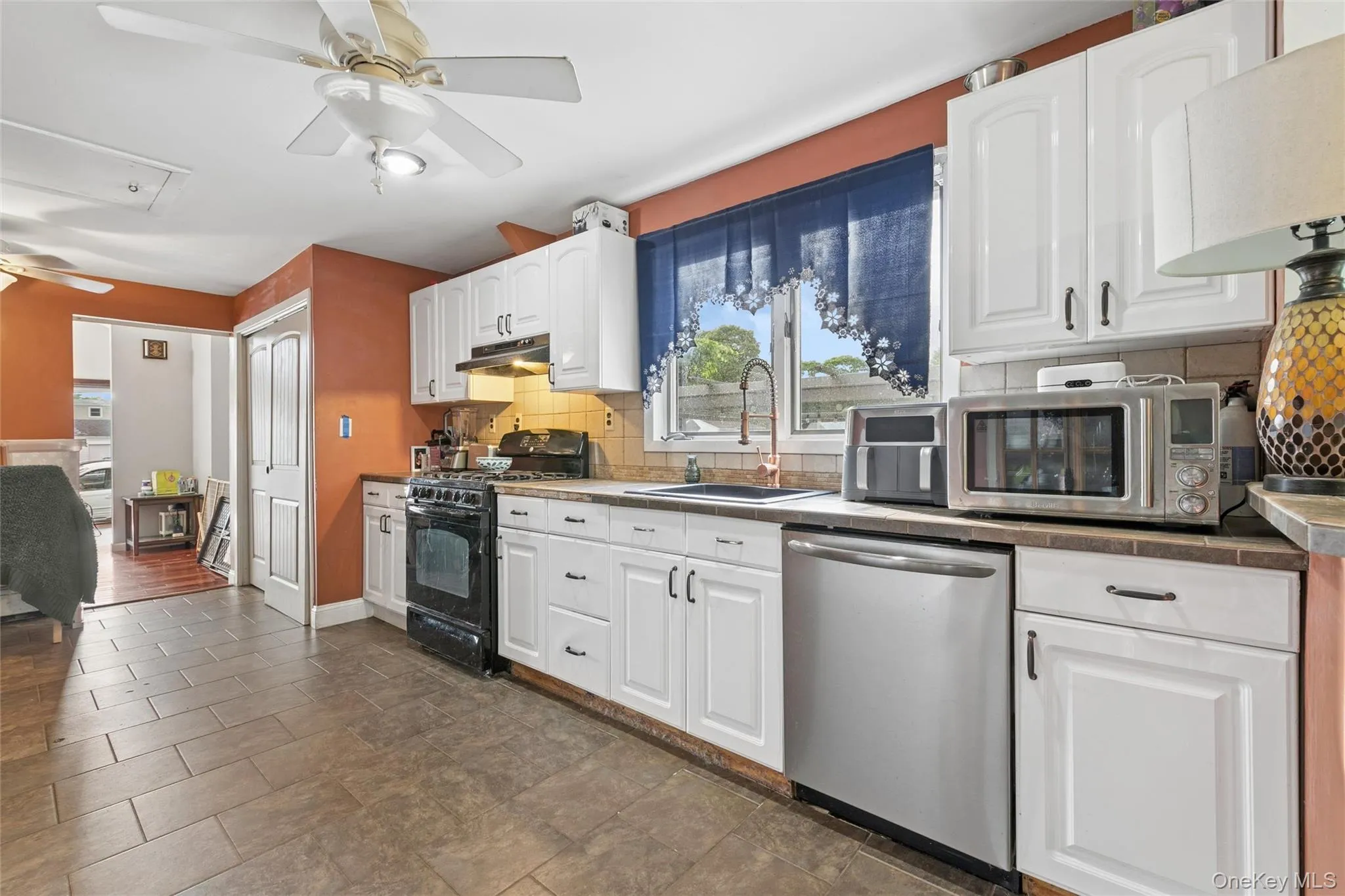 350 Greene Avenue, Babylon, NY, 2 Bedrooms Bedrooms, 5 Rooms Rooms,2 BathroomsBathrooms,Residential,For Rent,Greene,0,1007221 350 Greene Avenue, Babylon, NY, 2 Bedrooms Bedrooms, 5 Rooms Rooms,2 BathroomsBathrooms,Residential,For Rent,Greene,0,1007221