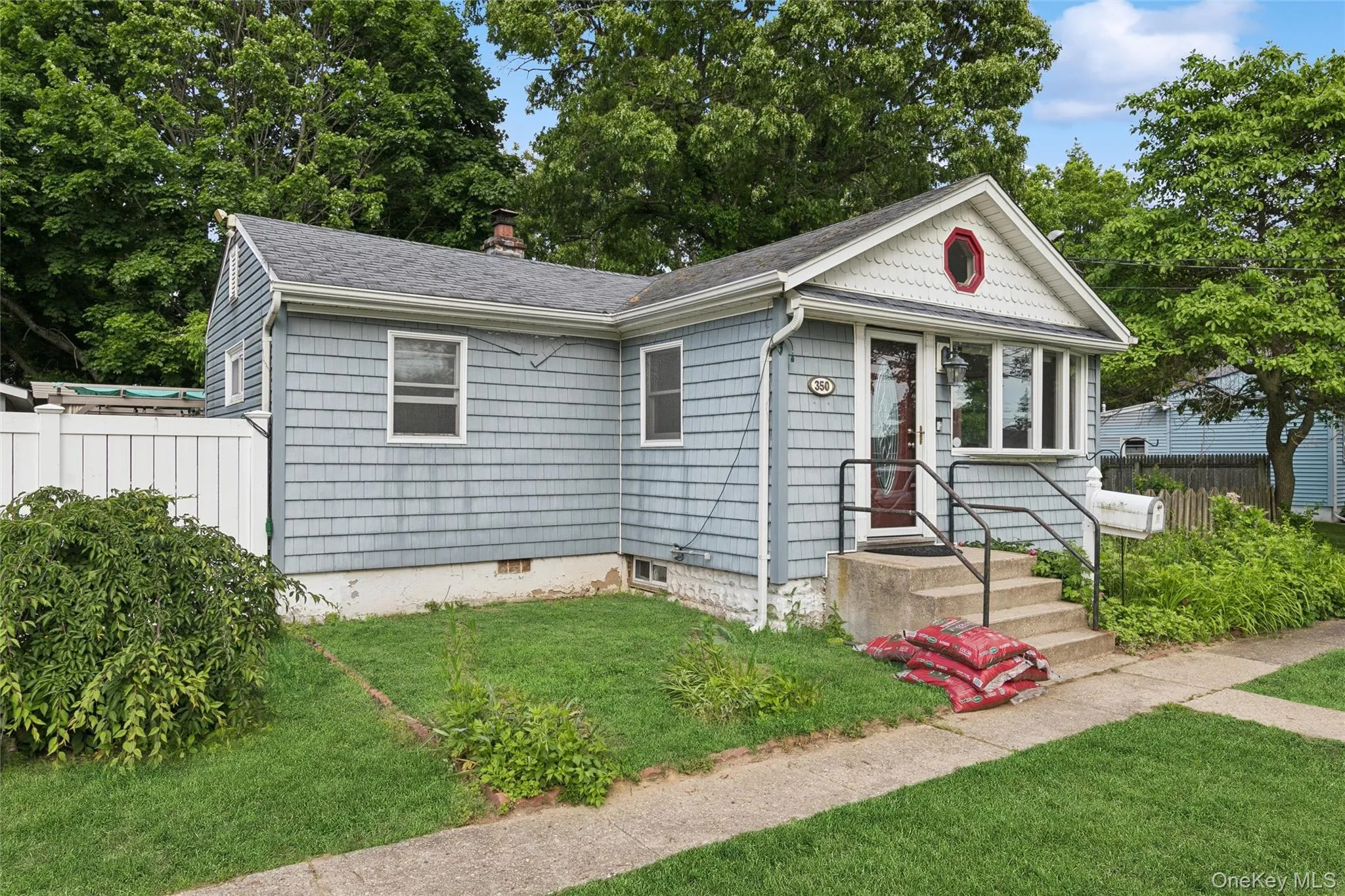 350 Greene Avenue, Babylon, NY, 2 Bedrooms Bedrooms, 5 Rooms Rooms,2 BathroomsBathrooms,Residential,For Rent,Greene,0,1007221 350 Greene Avenue, Babylon, NY, 2 Bedrooms Bedrooms, 5 Rooms Rooms,2 BathroomsBathrooms,Residential,For Rent,Greene,0,1007221