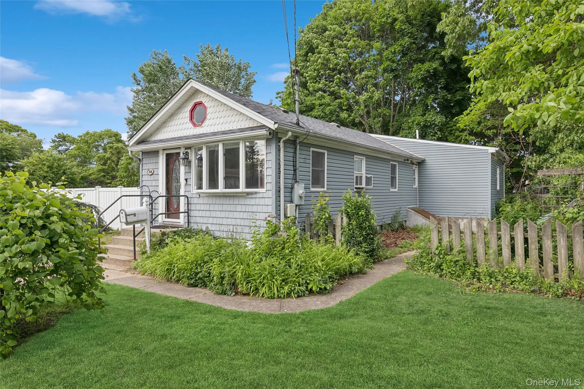 350 Greene Avenue, Babylon, NY, 2 Bedrooms Bedrooms, 5 Rooms Rooms,2 BathroomsBathrooms,Residential,For Rent,Greene,0,1007221 350 Greene Avenue, Babylon, NY, 2 Bedrooms Bedrooms, 5 Rooms Rooms,2 BathroomsBathrooms,Residential,For Rent,Greene,0,1007221
