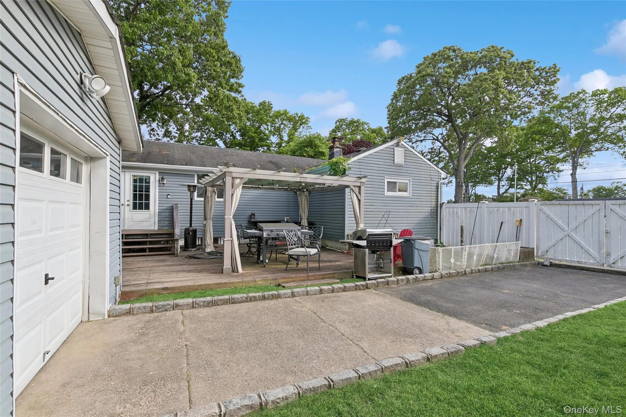 350 Greene Avenue, Babylon, NY, 2 Bedrooms Bedrooms, 5 Rooms Rooms,2 BathroomsBathrooms,Residential,For Rent,Greene,0,1007221 350 Greene Avenue, Babylon, NY, 2 Bedrooms Bedrooms, 5 Rooms Rooms,2 BathroomsBathrooms,Residential,For Rent,Greene,0,1007221