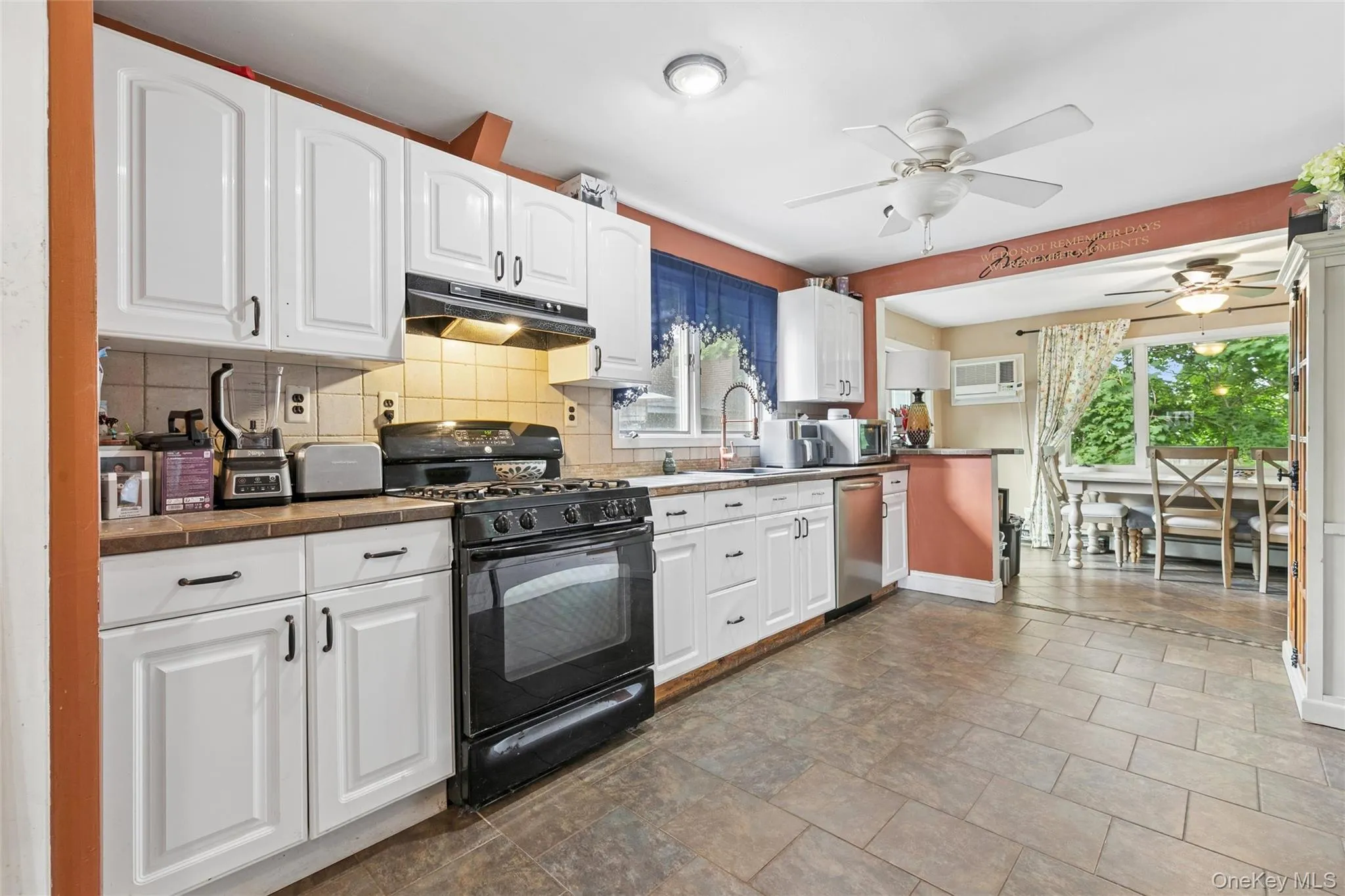 350 Greene Avenue, Babylon, NY, 2 Bedrooms Bedrooms, 5 Rooms Rooms,2 BathroomsBathrooms,Residential,For Rent,Greene,0,1007221 350 Greene Avenue, Babylon, NY, 2 Bedrooms Bedrooms, 5 Rooms Rooms,2 BathroomsBathrooms,Residential,For Rent,Greene,0,1007221