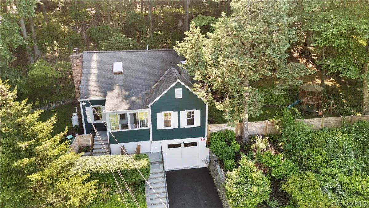 84 Mendham Avenue, Greenburgh, NY, 4 Bedrooms Bedrooms, 7 Rooms Rooms,2 BathroomsBathrooms,Residential,For Rent,Mendham,0,1007223 84 Mendham Avenue, Greenburgh, NY, 4 Bedrooms Bedrooms, 7 Rooms Rooms,2 BathroomsBathrooms,Residential,For Rent,Mendham,0,1007223