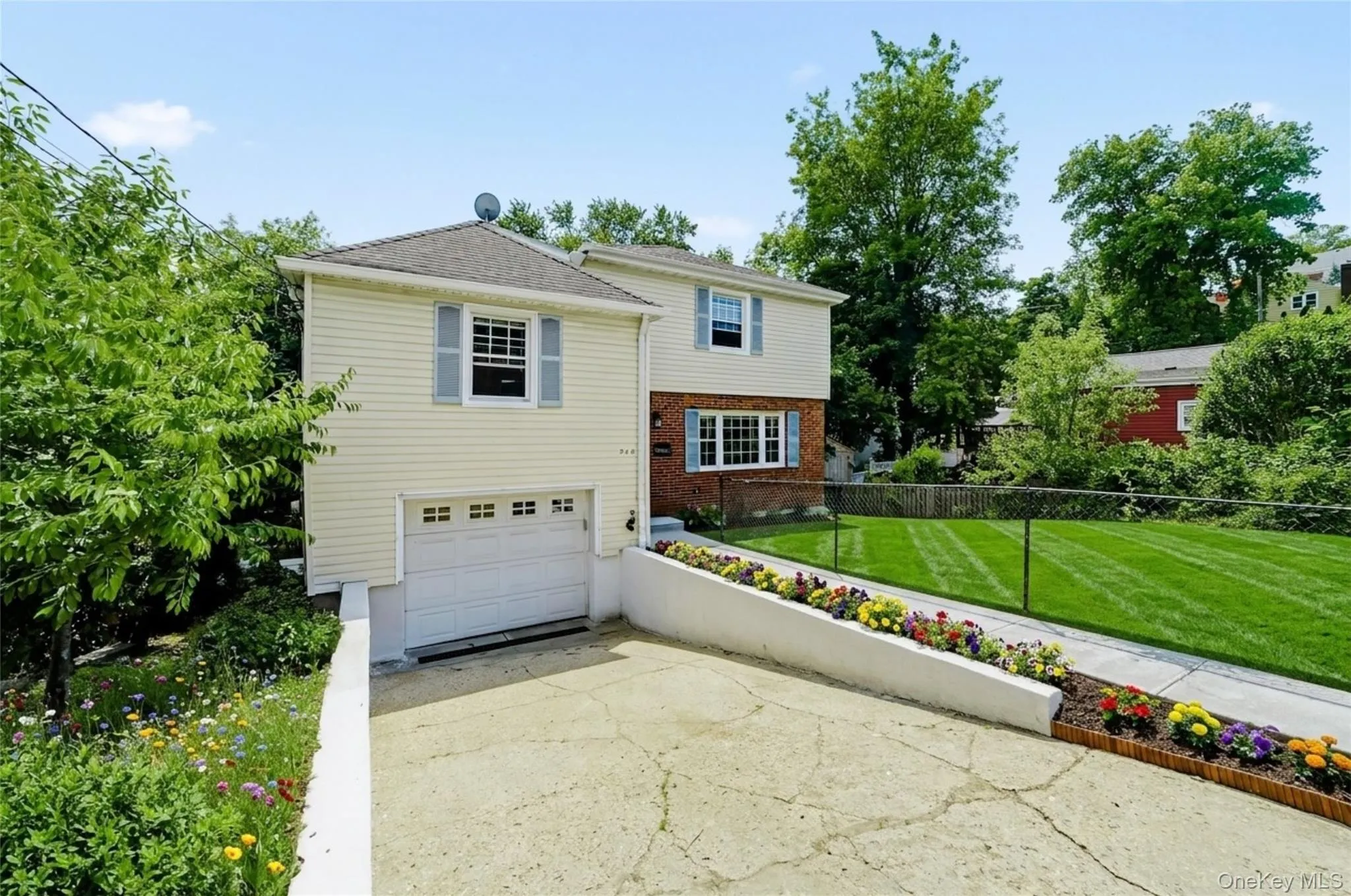 342 Roberts Avenue, Yonkers, NY, 4 Bedrooms Bedrooms, 10 Rooms Rooms,2 BathroomsBathrooms,Residential,For Rent,Roberts,0,1007224 342 Roberts Avenue, Yonkers, NY, 4 Bedrooms Bedrooms, 10 Rooms Rooms,2 BathroomsBathrooms,Residential,For Rent,Roberts,0,1007224