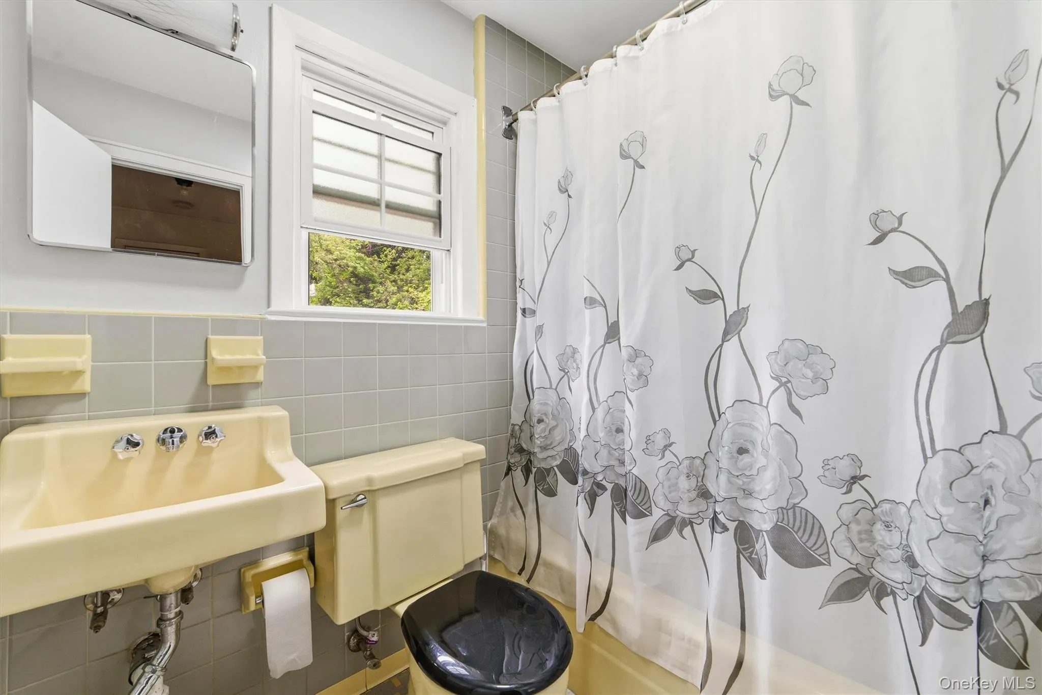 342 Roberts Avenue, Yonkers, NY, 4 Bedrooms Bedrooms, 10 Rooms Rooms,2 BathroomsBathrooms,Residential,For Rent,Roberts,0,1007224 342 Roberts Avenue, Yonkers, NY, 4 Bedrooms Bedrooms, 10 Rooms Rooms,2 BathroomsBathrooms,Residential,For Rent,Roberts,0,1007224