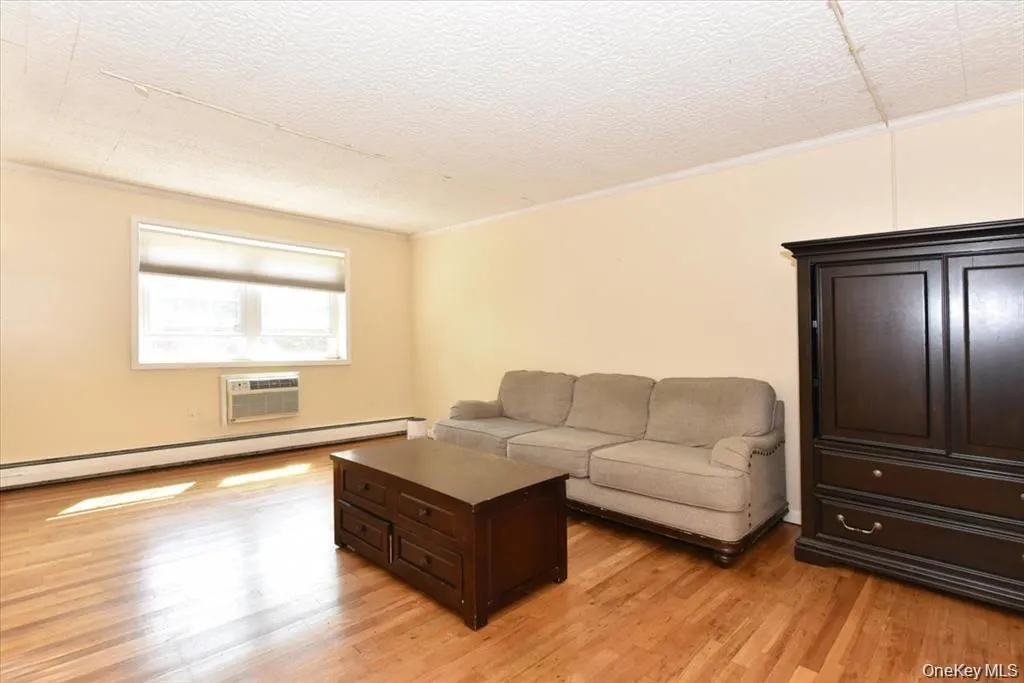 295 Merrick Road, Babylon, NY, 1 Bedroom Bedrooms, 3 Rooms Rooms,1 BathroomBathrooms,Residential,For Rent,Merrick,0,1007225 295 Merrick Road, Babylon, NY, 1 Bedroom Bedrooms, 3 Rooms Rooms,1 BathroomBathrooms,Residential,For Rent,Merrick,0,1007225