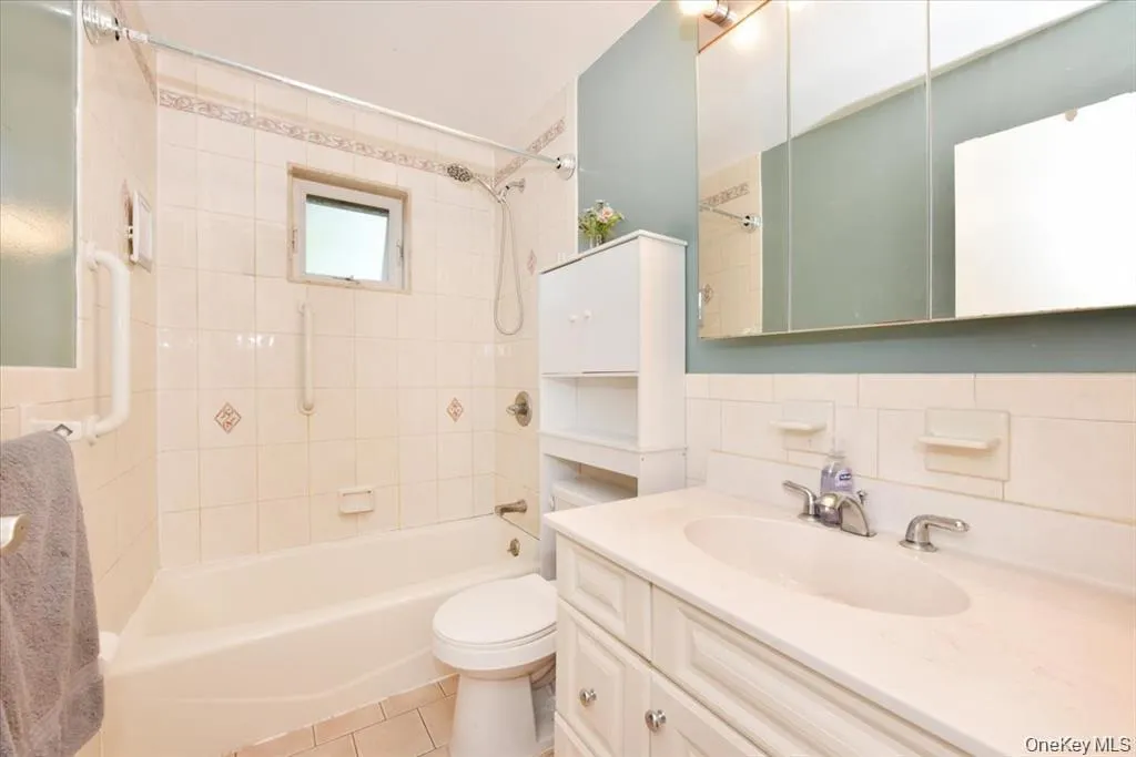 295 Merrick Road, Babylon, NY, 1 Bedroom Bedrooms, 3 Rooms Rooms,1 BathroomBathrooms,Residential,For Rent,Merrick,0,1007225 295 Merrick Road, Babylon, NY, 1 Bedroom Bedrooms, 3 Rooms Rooms,1 BathroomBathrooms,Residential,For Rent,Merrick,0,1007225
