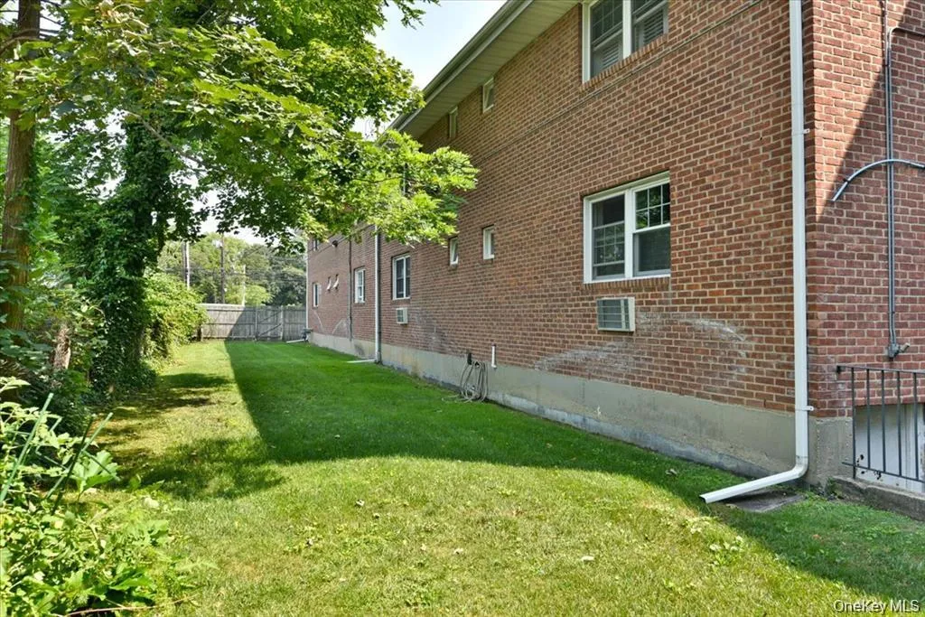 295 Merrick Road, Babylon, NY, 1 Bedroom Bedrooms, 3 Rooms Rooms,1 BathroomBathrooms,Residential,For Rent,Merrick,0,1007225 295 Merrick Road, Babylon, NY, 1 Bedroom Bedrooms, 3 Rooms Rooms,1 BathroomBathrooms,Residential,For Rent,Merrick,0,1007225
