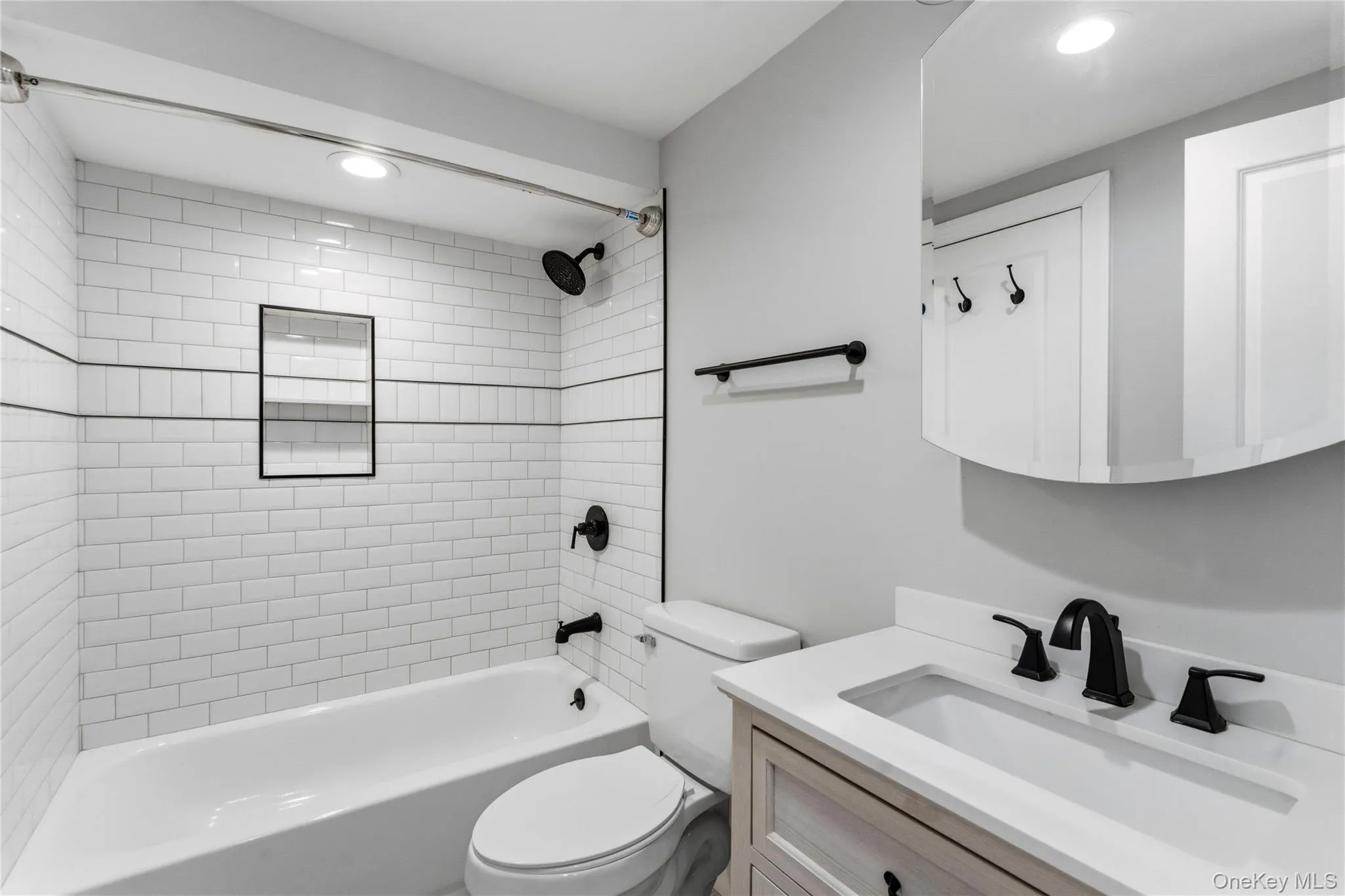 26 Halfcircle Drive, Brookhaven, NY, 5 Bedrooms Bedrooms, 10 Rooms Rooms,2 BathroomsBathrooms,Residential,For Rent,Halfcircle,0,1007226 26 Halfcircle Drive, Brookhaven, NY, 5 Bedrooms Bedrooms, 10 Rooms Rooms,2 BathroomsBathrooms,Residential,For Rent,Halfcircle,0,1007226