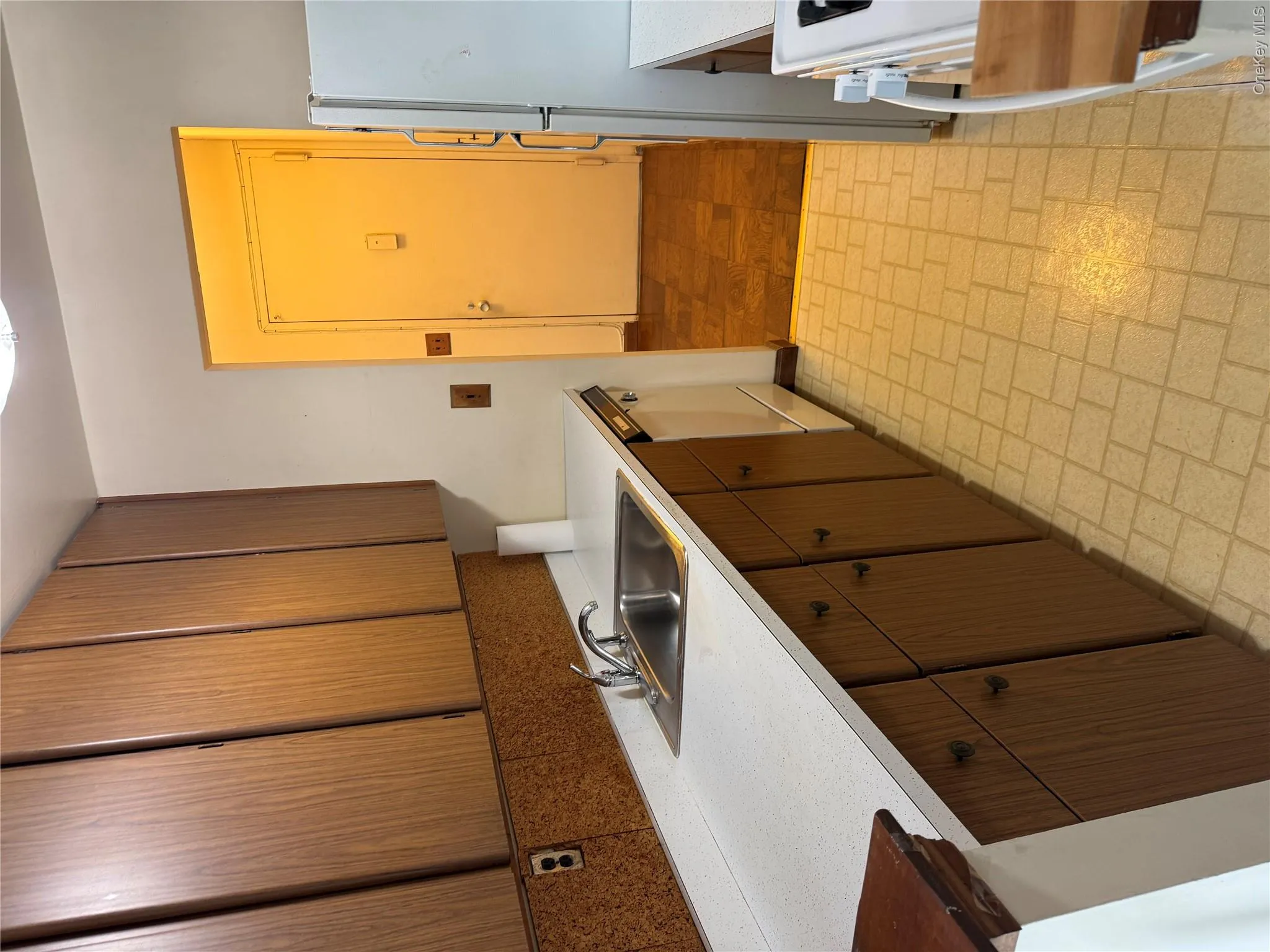 25 Stewart Place, Mount Kisco, NY, 1 Bedroom Bedrooms, 3 Rooms Rooms,1 BathroomBathrooms,Residential,For Rent,Stewart,0,1007227 25 Stewart Place, Mount Kisco, NY, 1 Bedroom Bedrooms, 3 Rooms Rooms,1 BathroomBathrooms,Residential,For Rent,Stewart,0,1007227
