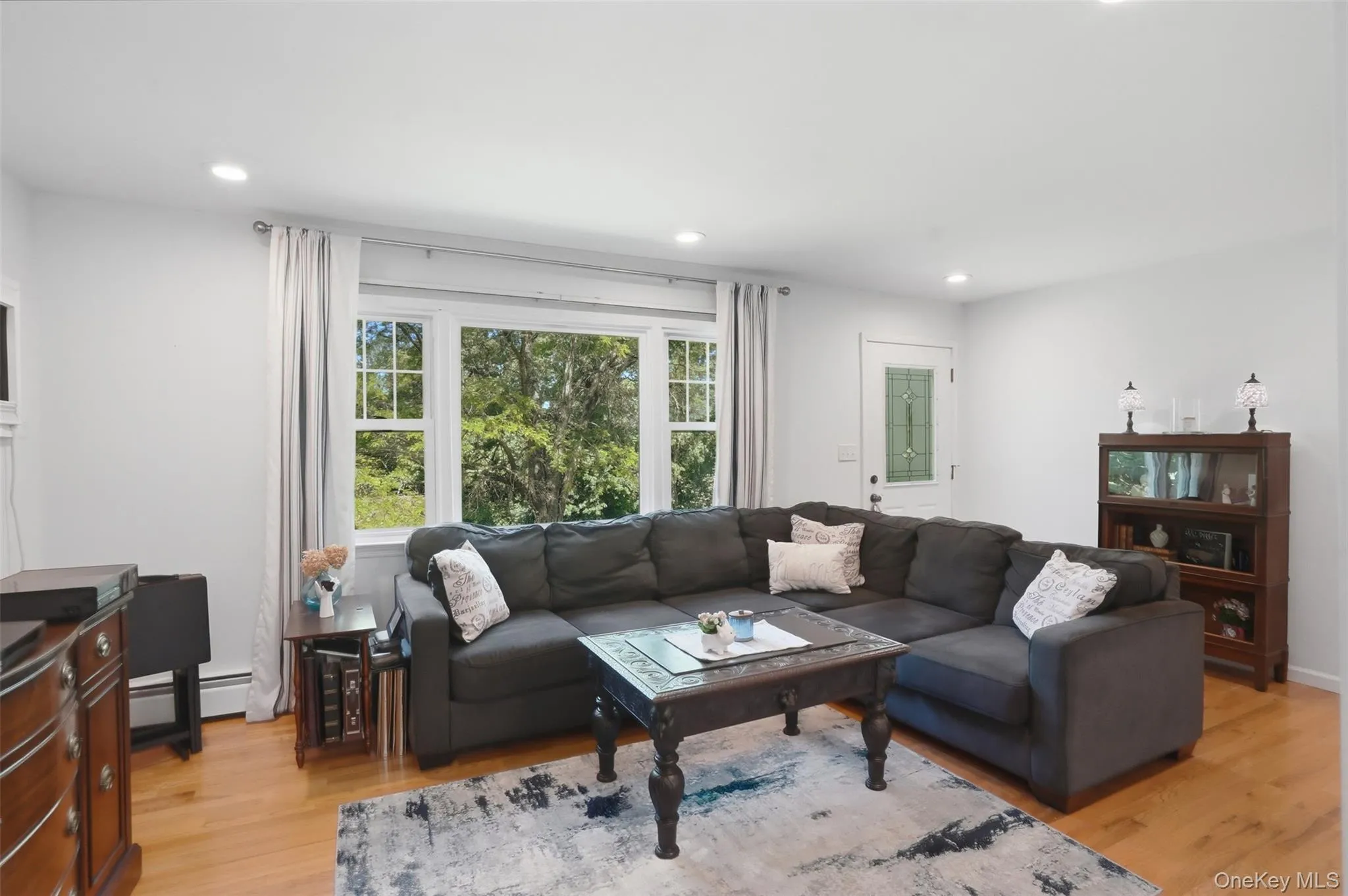 Beautiful hardwood floors and natural light Beautiful hardwood floors and natural light