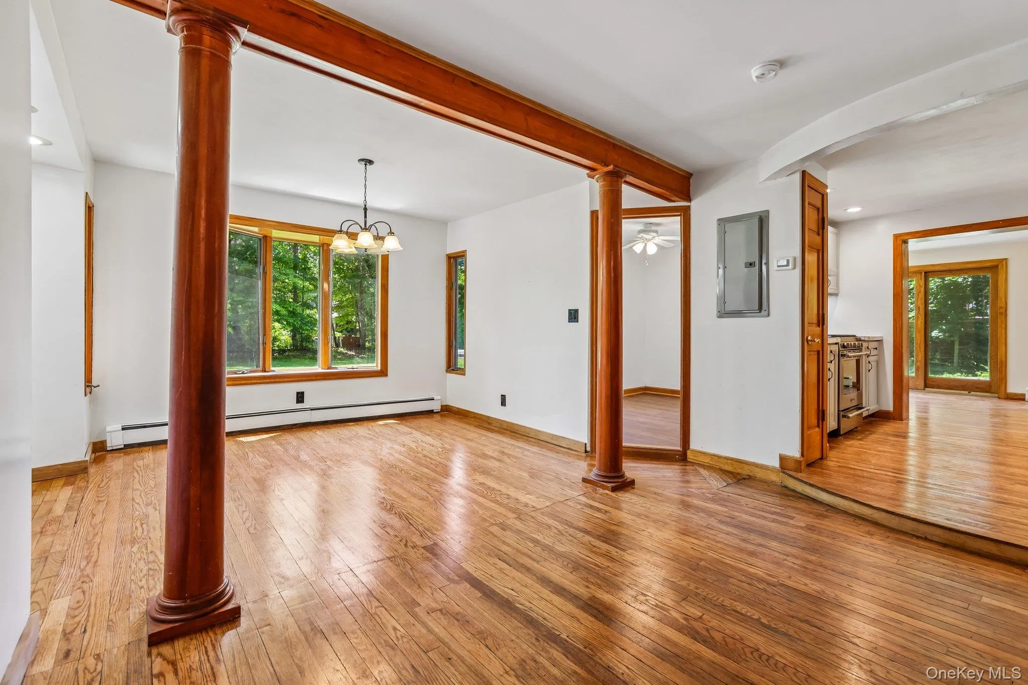 Dining room and kitchen entrance Dining room and kitchen entrance