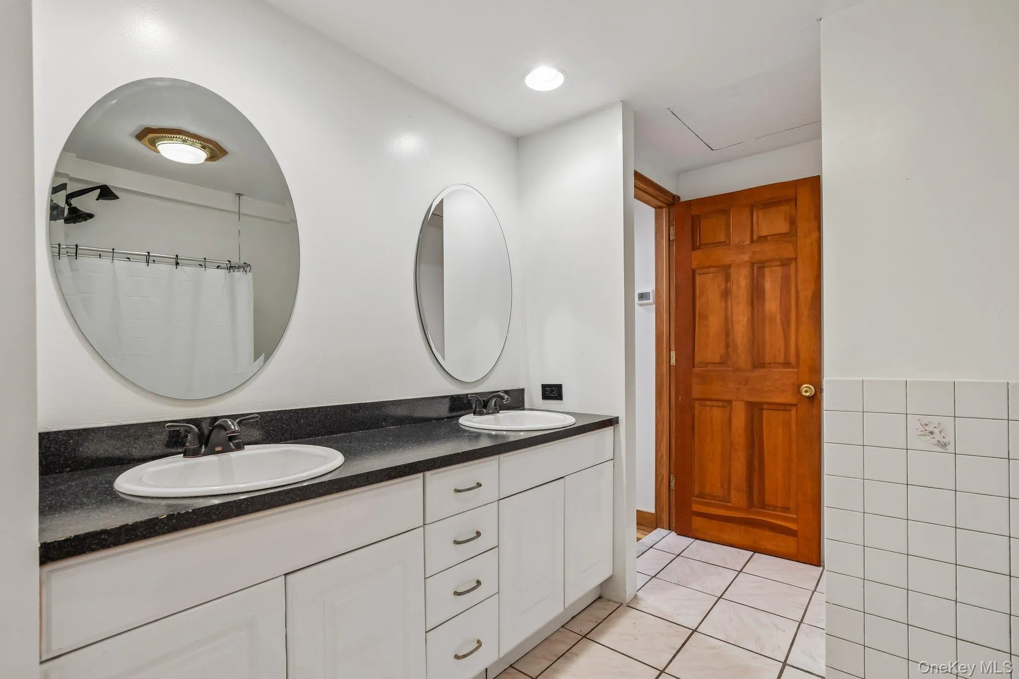 Bathroom Bathroom