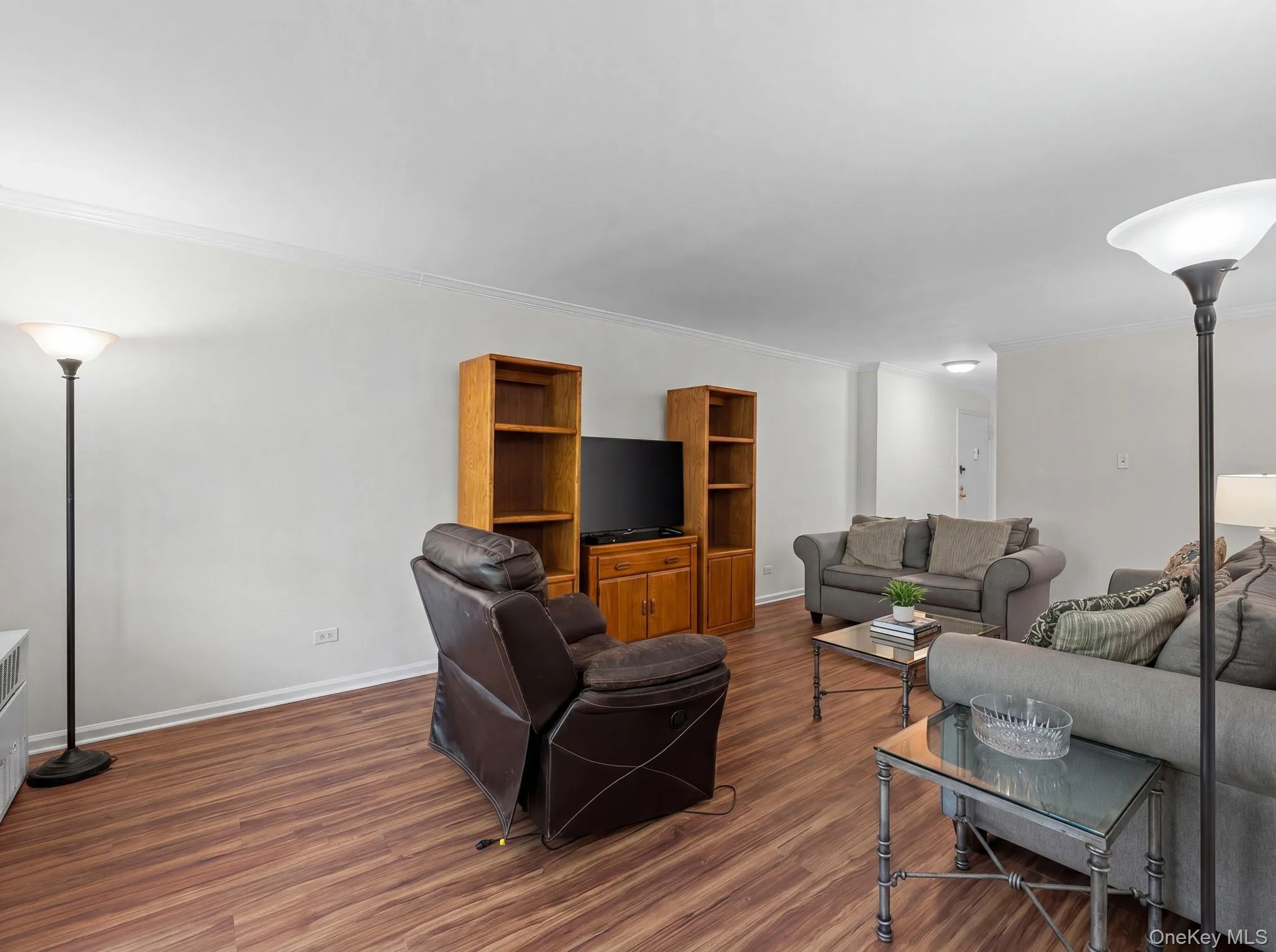 85-10 151 Avenue, New York, NY, 3 Bedrooms Bedrooms, 6 Rooms Rooms,2 BathroomsBathrooms,Residential,For Rent,151,0,1007233 85-10 151 Avenue, New York, NY, 3 Bedrooms Bedrooms, 6 Rooms Rooms,2 BathroomsBathrooms,Residential,For Rent,151,0,1007233