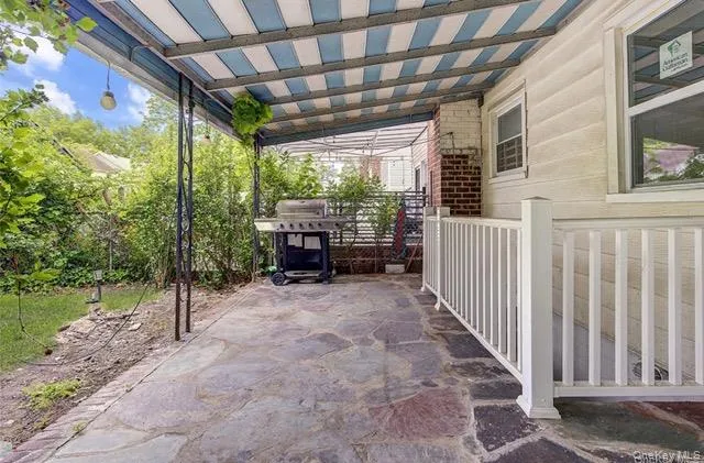 164-38 76th Road, New York, NY, 3 Bedrooms Bedrooms, 6 Rooms Rooms,2 BathroomsBathrooms,Residential Lease,For Rent,76th,0,1007237 164-38 76th Road, New York, NY, 3 Bedrooms Bedrooms, 6 Rooms Rooms,2 BathroomsBathrooms,Residential Lease,For Rent,76th,0,1007237