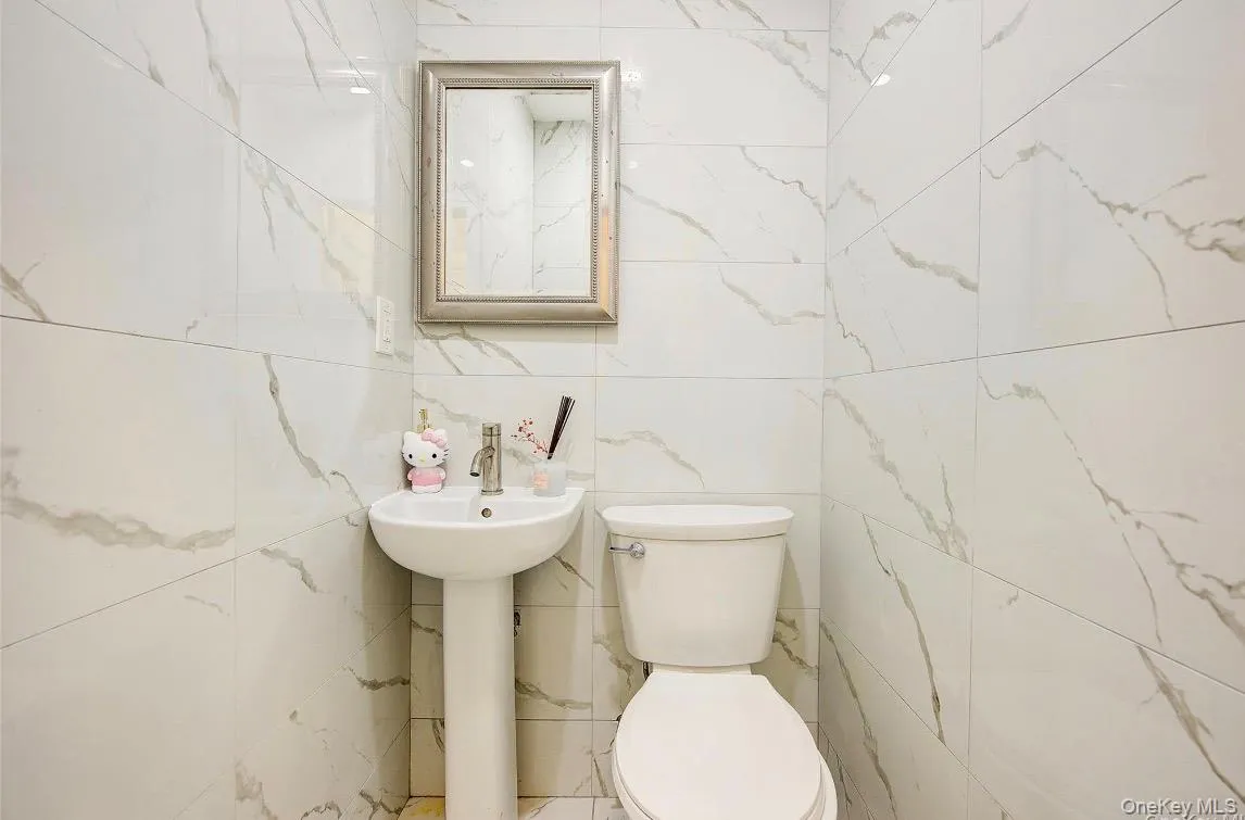 164-38 76th Road, New York, NY, 3 Bedrooms Bedrooms, 6 Rooms Rooms,2 BathroomsBathrooms,Residential Lease,For Rent,76th,0,1007237 164-38 76th Road, New York, NY, 3 Bedrooms Bedrooms, 6 Rooms Rooms,2 BathroomsBathrooms,Residential Lease,For Rent,76th,0,1007237