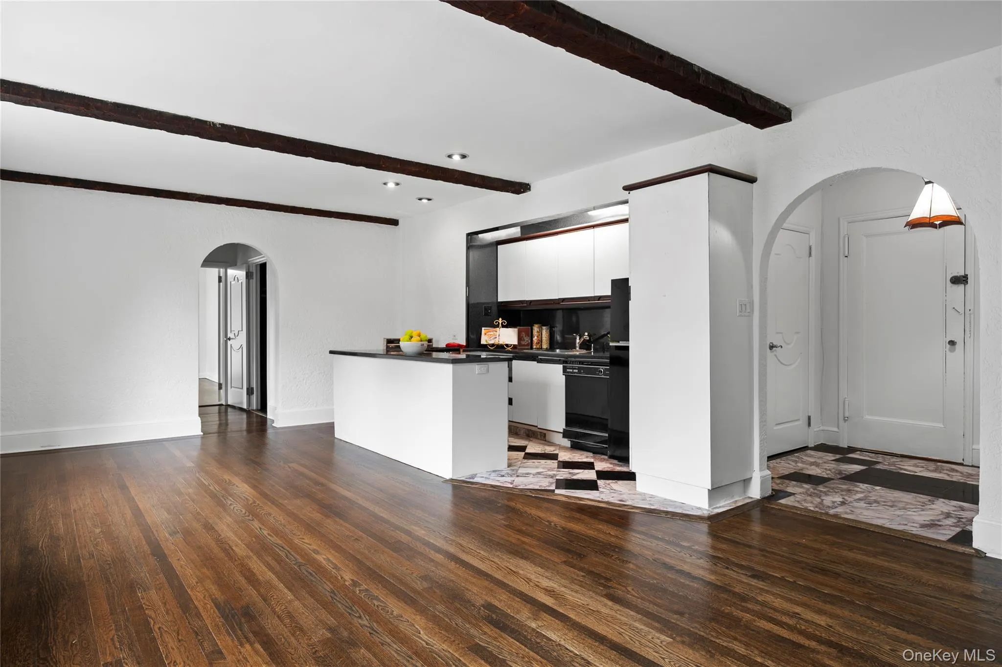Bright and spacious living and dining areas provide ample room for comfortable everyday living and entertaining Bright and spacious living and dining areas provide ample room for comfortable everyday living and entertaining